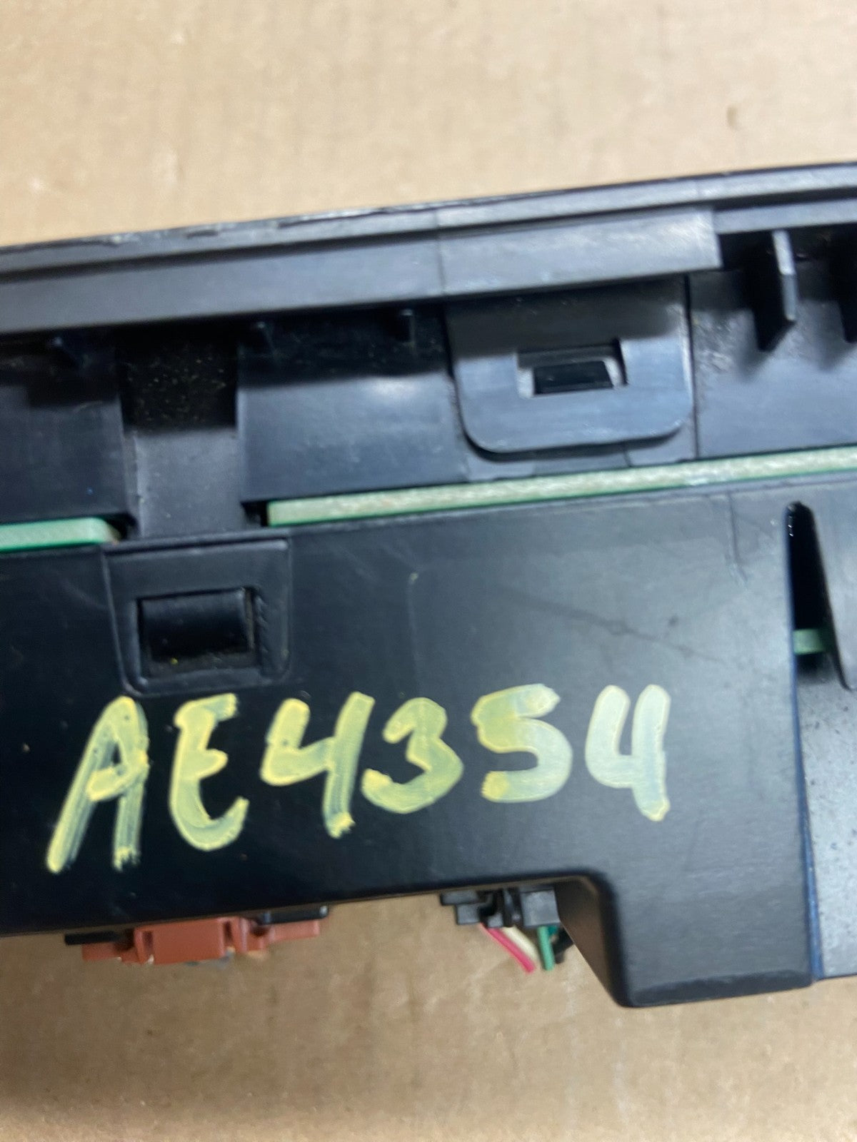 2007-2011 GMC Yukon Tahoe Automatic Climate Temperature Temp Control AE4354 DG5