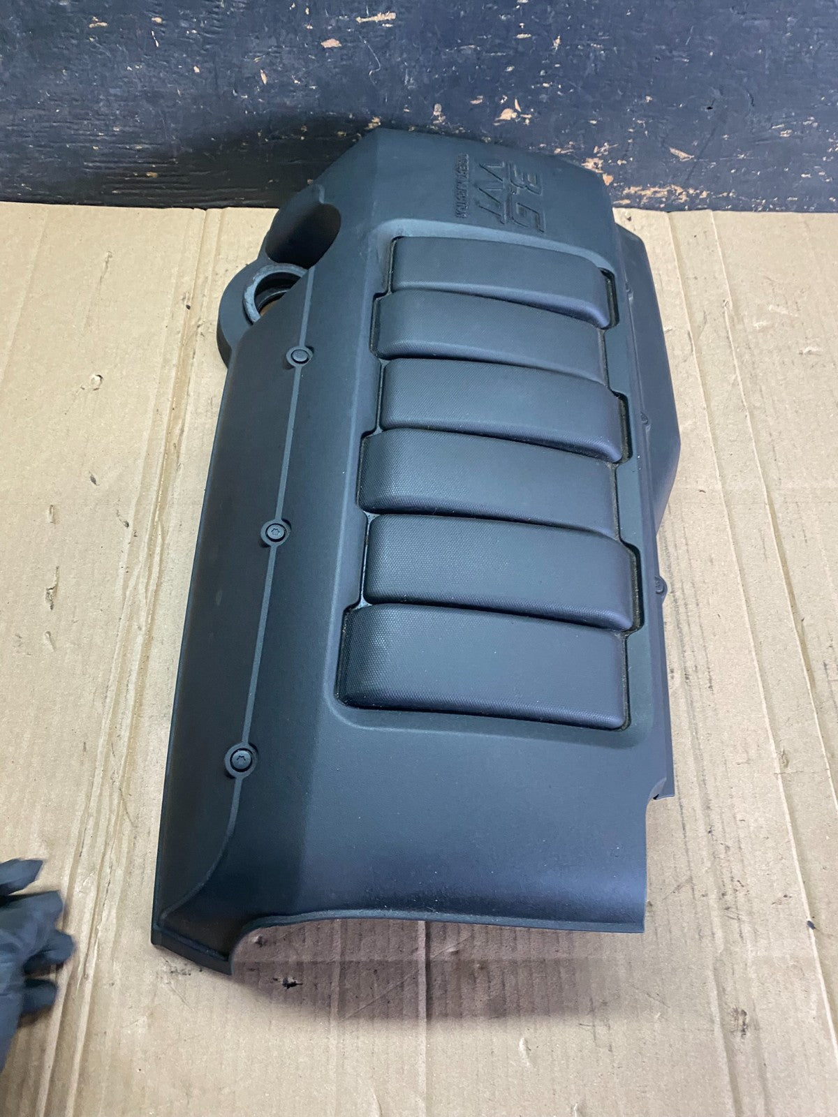 2007 to 2008 GMC Acadia 3.6L VVT Engine Cover Shield OEM s5997 DG2