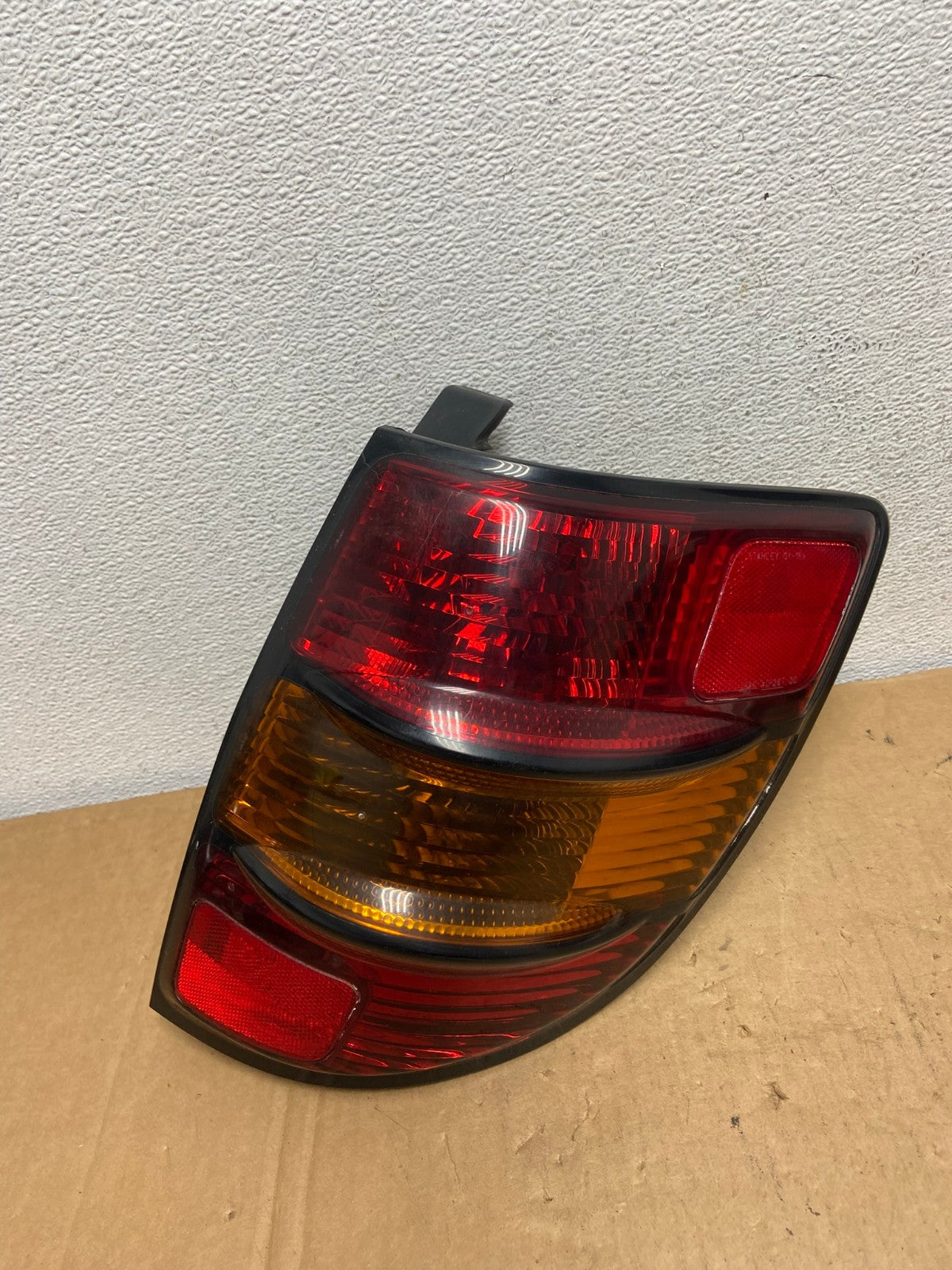 2003 - 2008 Pontiac Vibe Right Passenger RH Side Tail Light AD2790 LK0