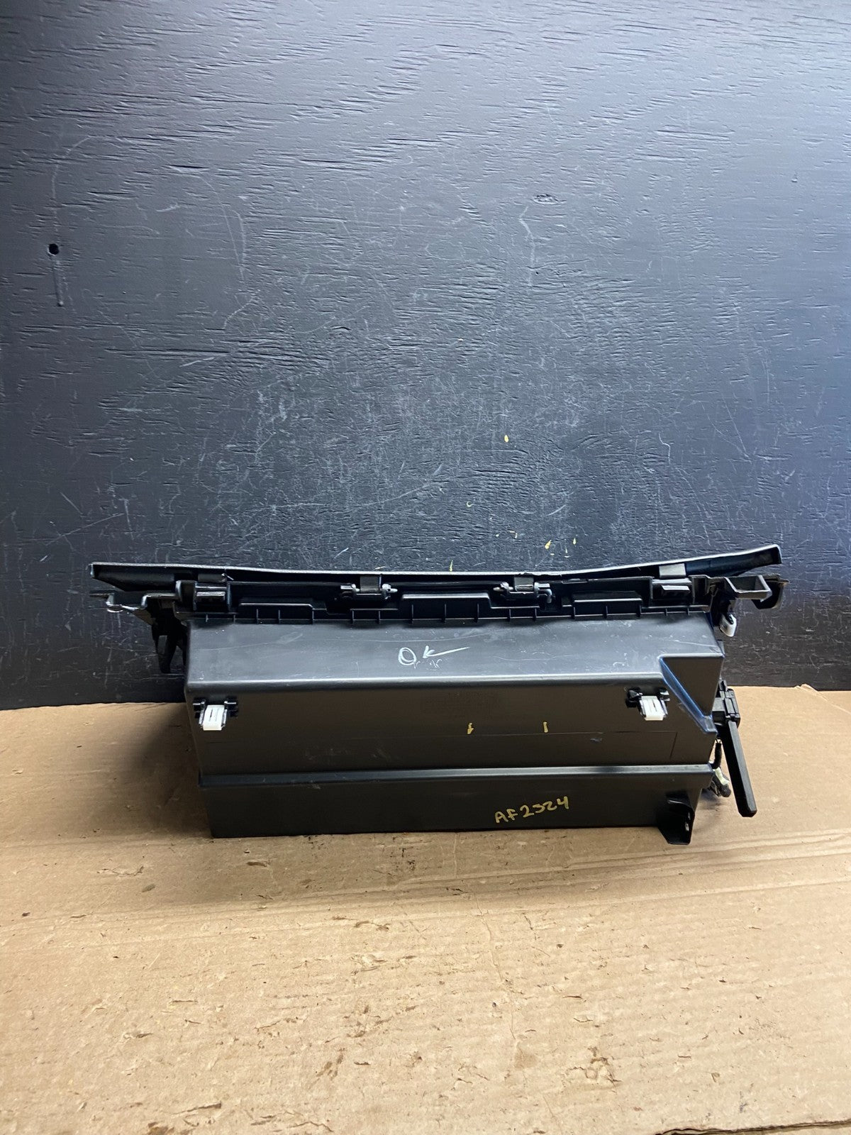 2013 to 2016 Ford Fusion Front Right Passenger Storage Glove Box AF2324 DG5