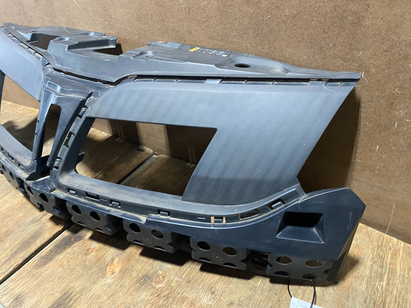 2013 to 2016 Lincoln MKT Grill Grille Support Panel AF35542