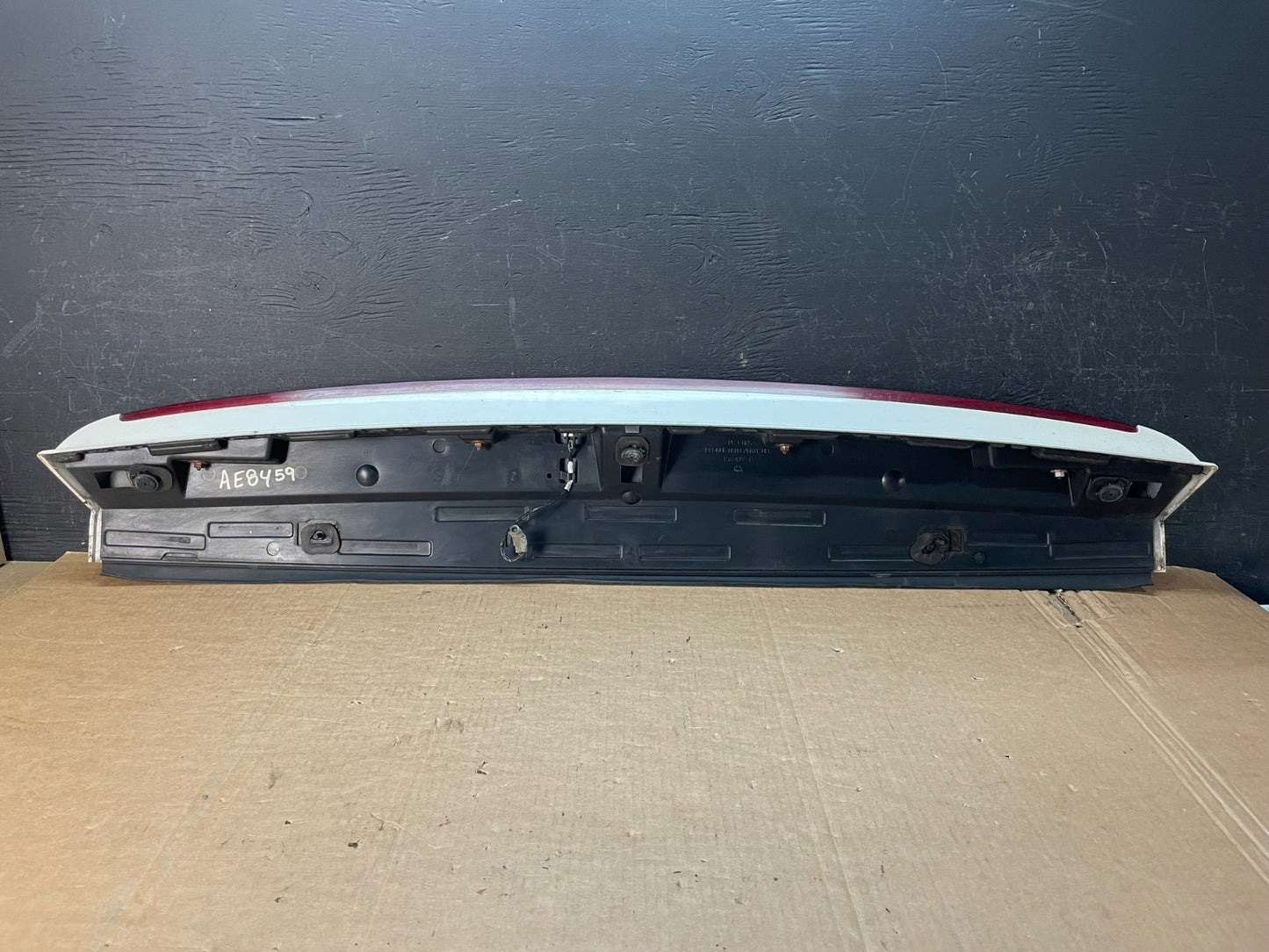 2007 - 2014 Cadillac Escalade Rear Upper Spoiler 3rd Third Brake Light ae8459 DG7