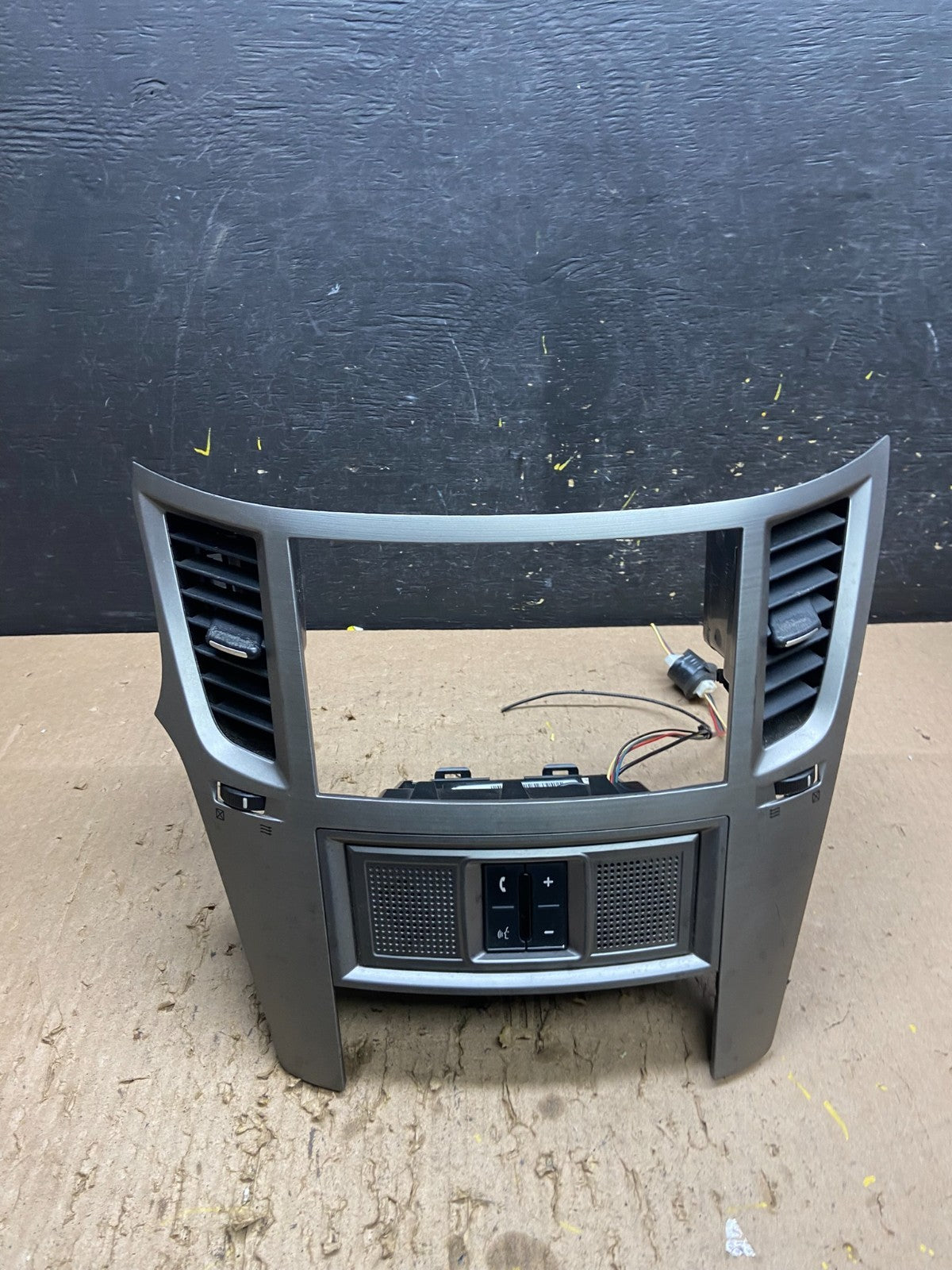 2010 - 2014 Subaru Outback Radio Console Dashboard Center Panel Trim T8684 DG0