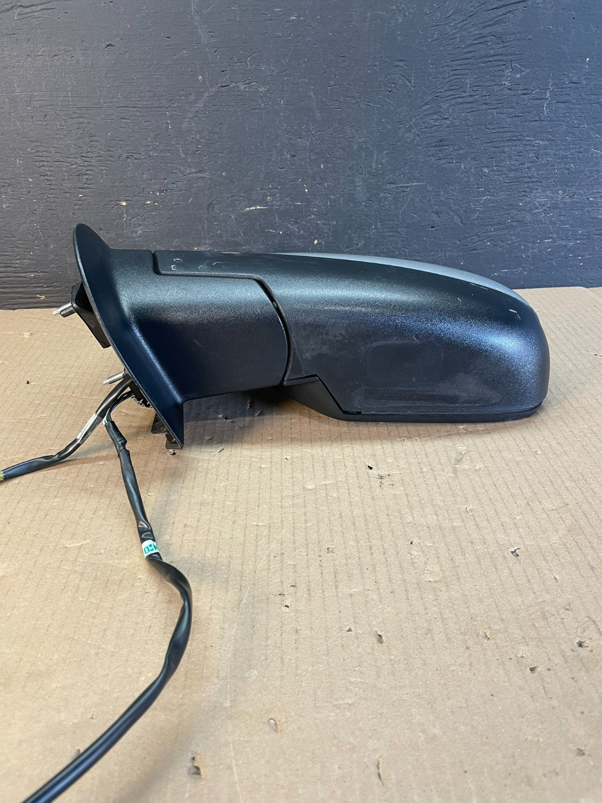 2007 to 2013 Chevrolet Tahoe Silverado Suburban Left Driver Mirror AE3692 DG3