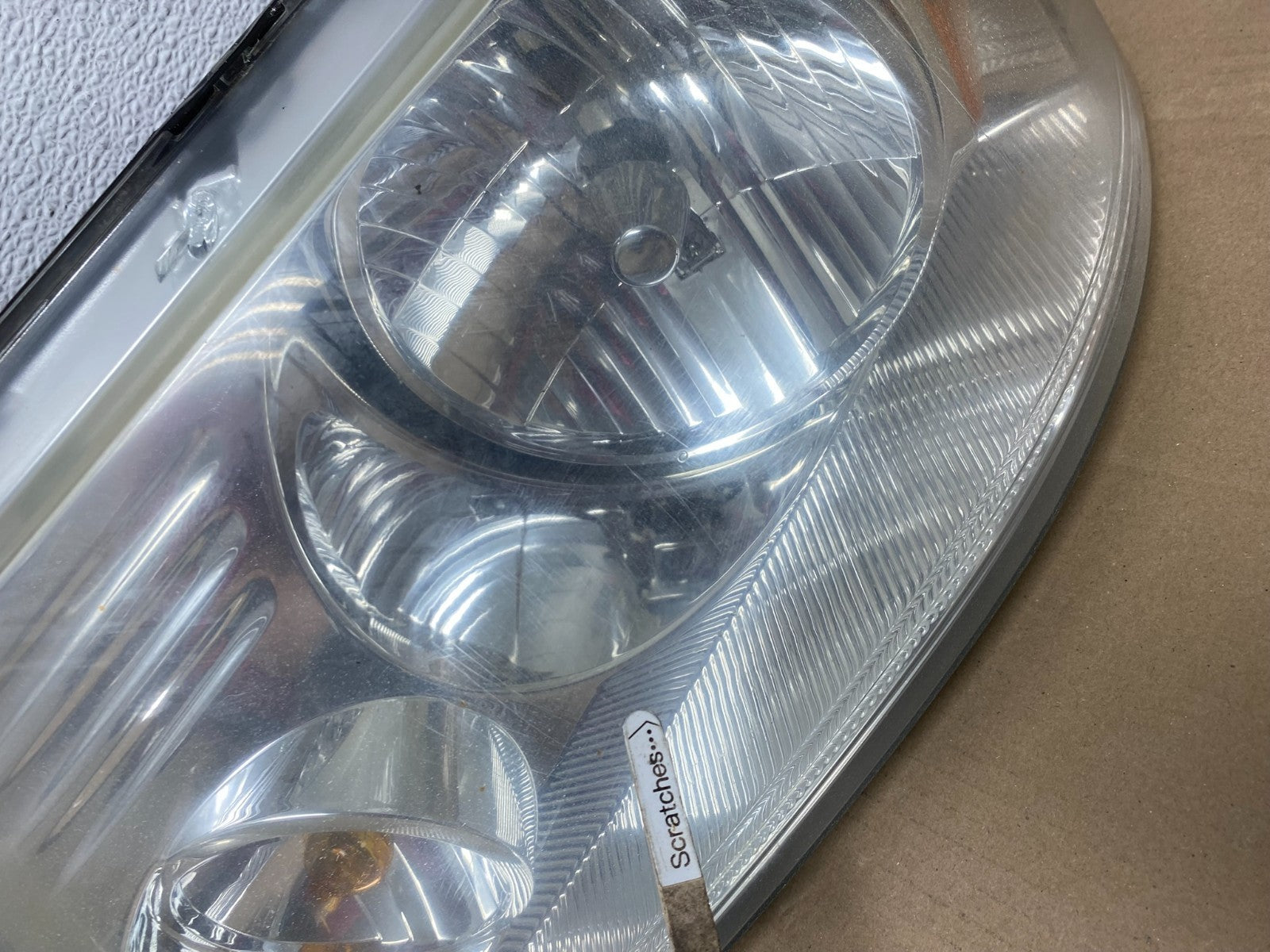 2004 to 2008 Ford F-150 F150 Left+Right Halogen Headlights AE7222 DW4