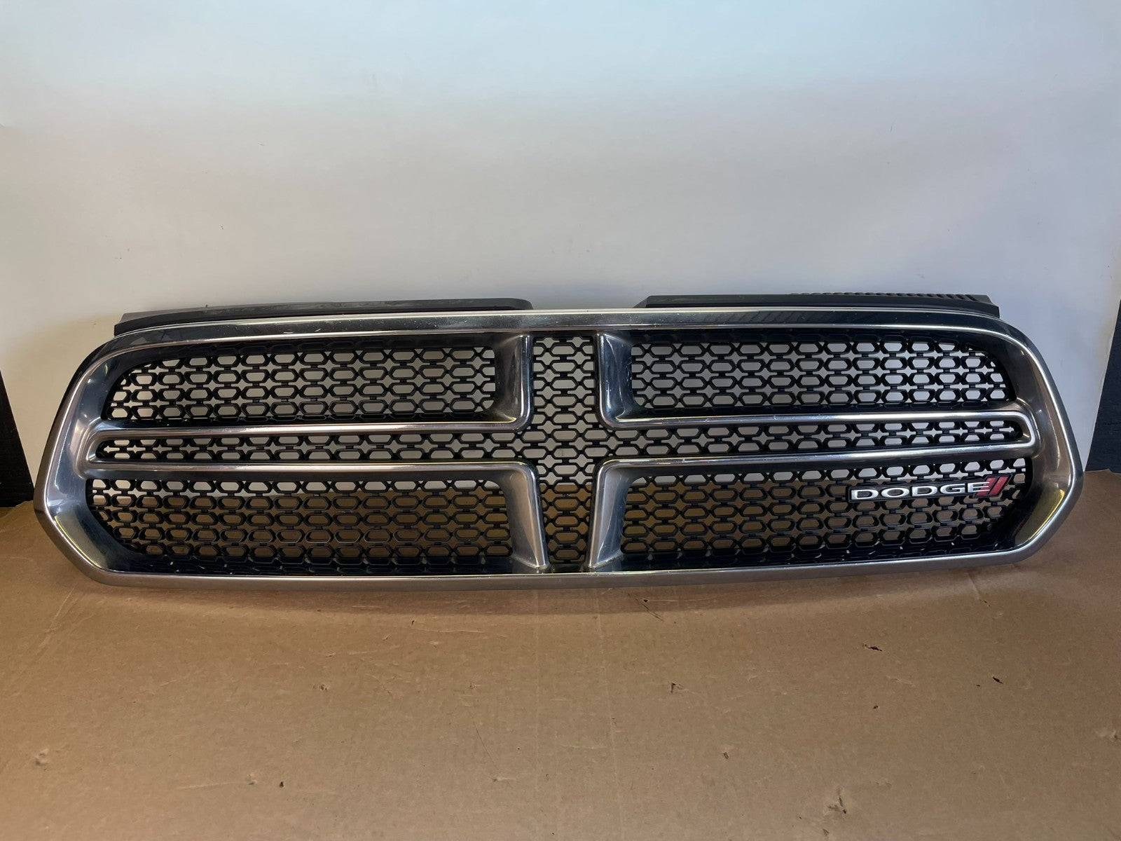 2014 to 2019 Dodge Durango Front Upper W/Emblem Grill Grille AG9823 DG0