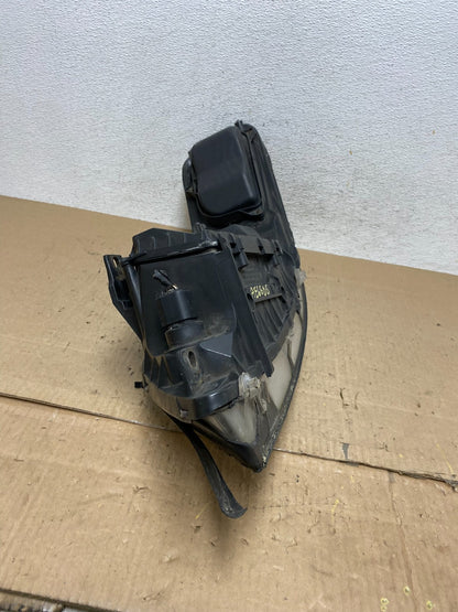 2005 to 2011 Lincoln Town Car Right Passenger Rh Side Headlight AE6606 DW9