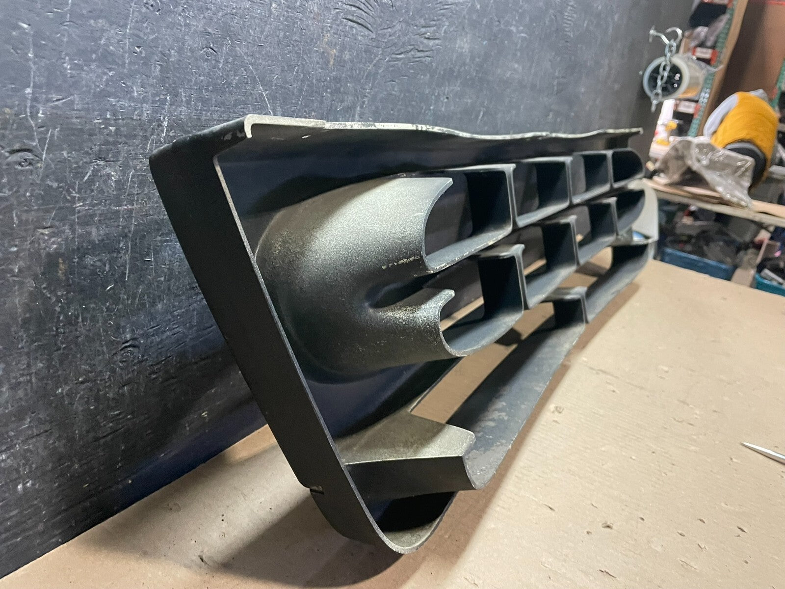 1997 to 2002 Ford Econoline Front Grille Grille i7566 PS8