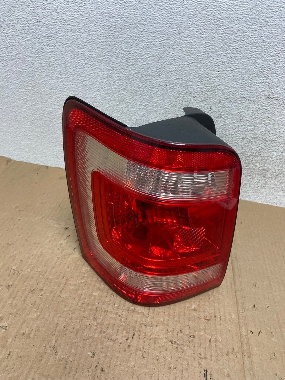 2008 to 2012 Ford Escape Left Driver LH Side Tail Light AE9062 LK0