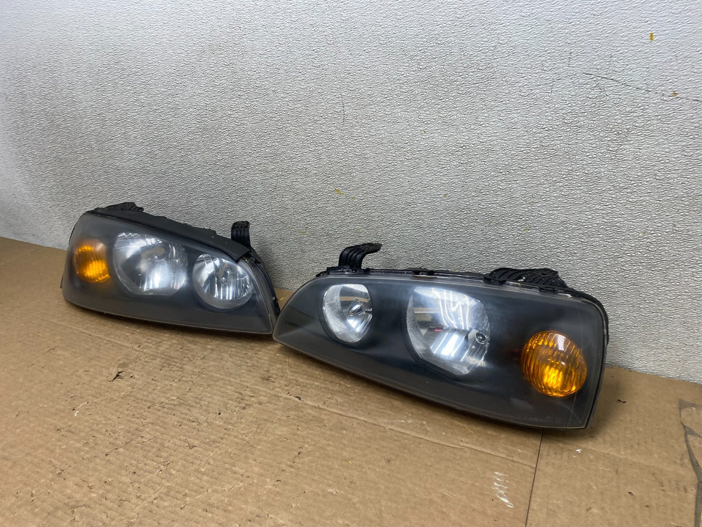 2004 2005 2006 Hyundai Elantra Left+Right Set Halogen Headlights Z2876 DW1