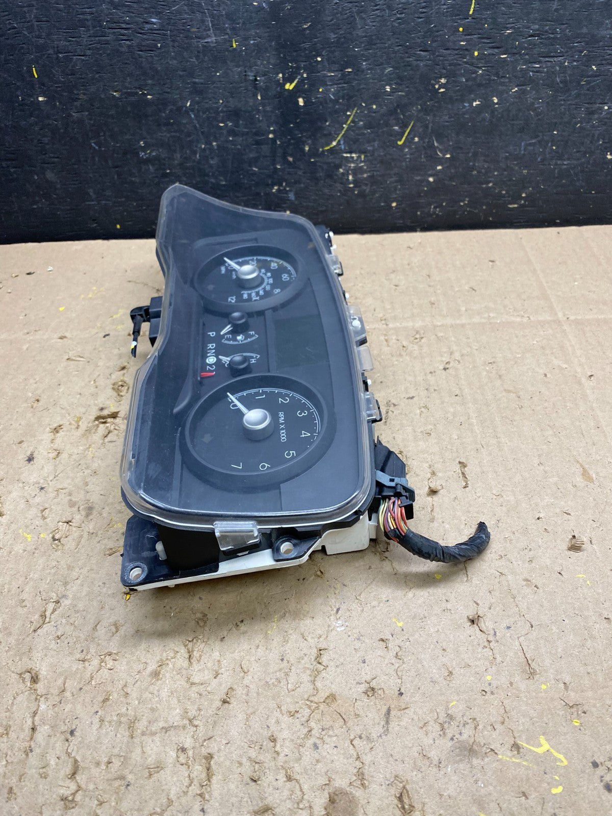 2009 to 2011 Lincoln Town Car Speedometer Cluster Gauge u5588 DG3