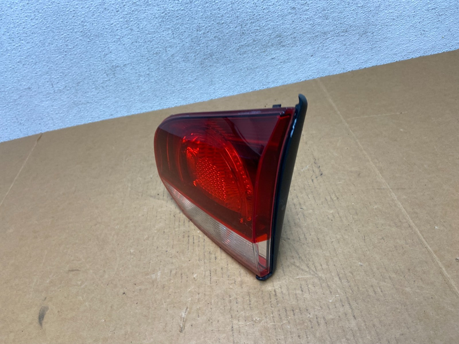2010 to 2014 Volkswagen Golf GTI Hatchback Right Inner Tail Light AD9033 DW1