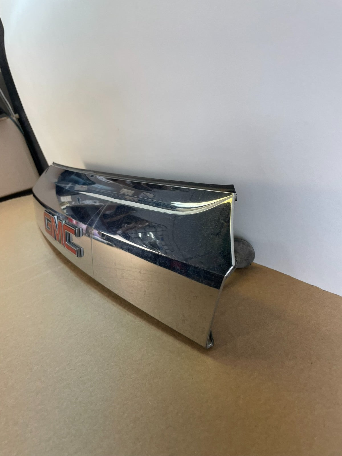 2010-2015 Gmc Terrain Lift Gate Handle Trim Back Up Camera 23188128 AG9973 DG1