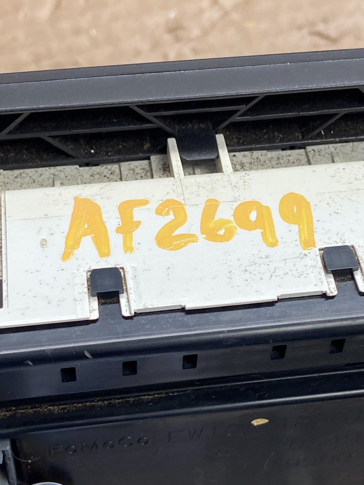2008-2010 Ford F250 F350 Radio Climate Control Radio Dash Bezel Panel af2699 DG6