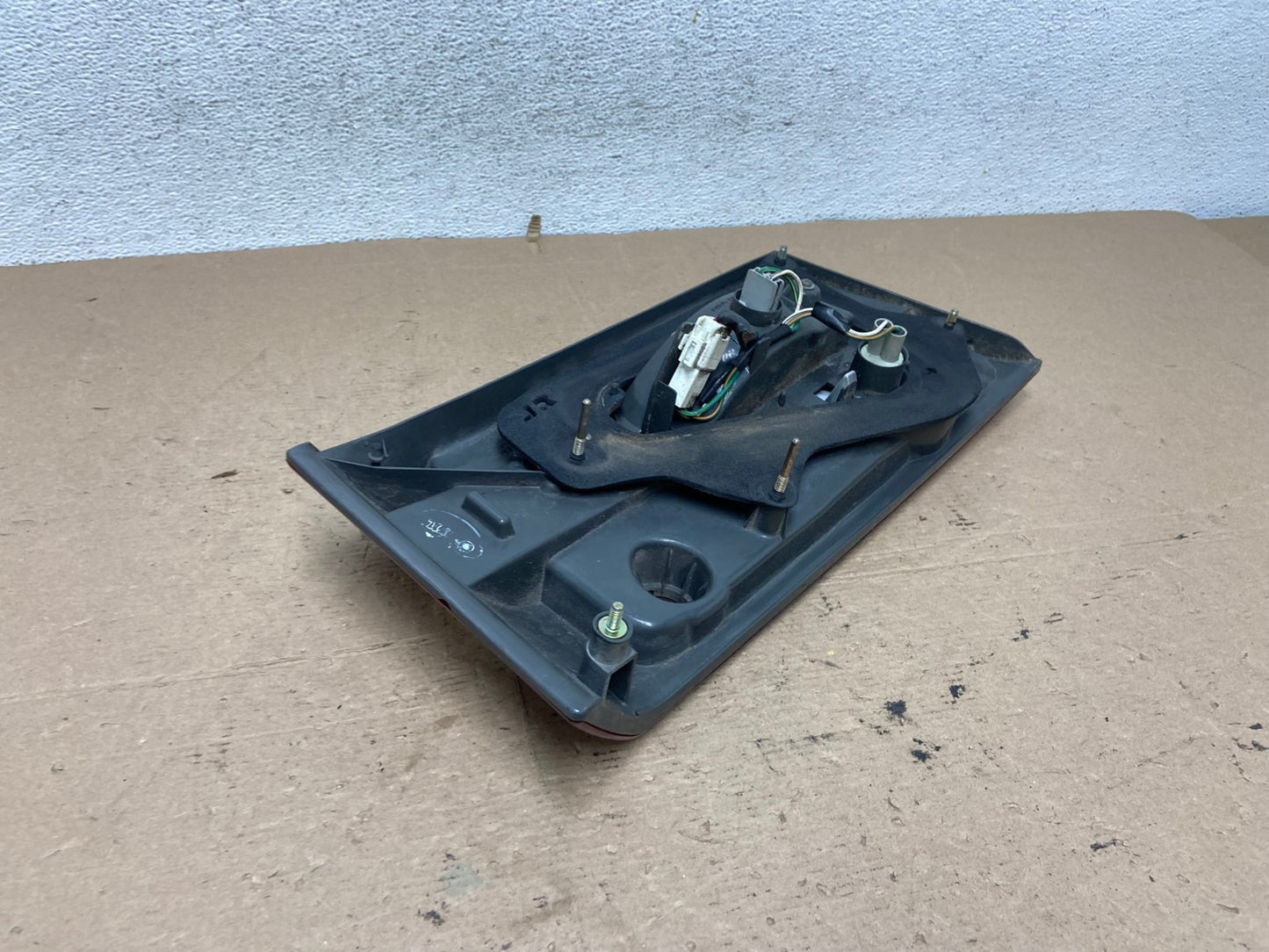 2000 2001 Lexus ES300 Inner Right Passenger RH Side Tail Light AF4997 LK4