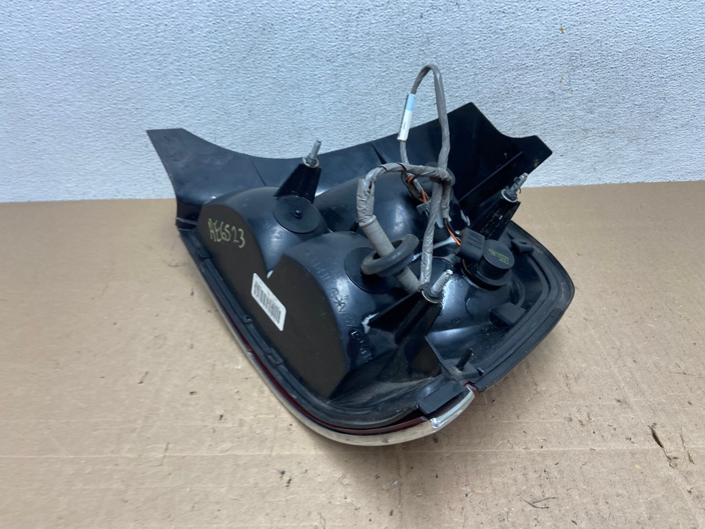 1998-2003 Ford Crown Victoria Left Driver Lh Side Tail Light AE6523 LK6