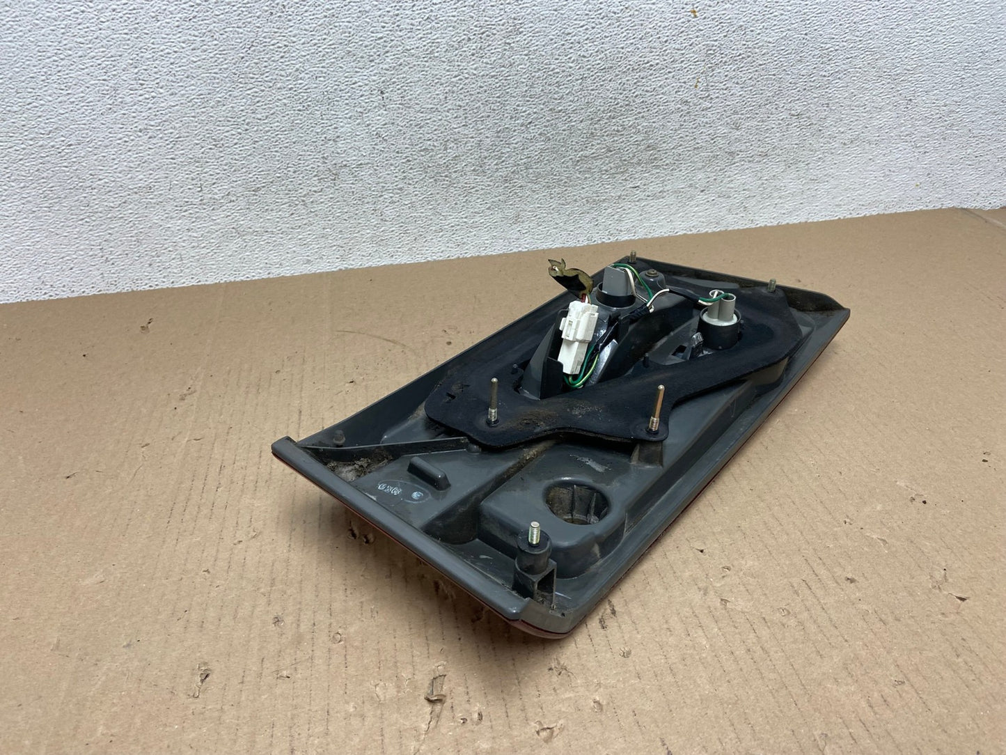 2000 2001 Lexus ES300 Inner Right Passenger RH Side Tail Light AE7271 LK3