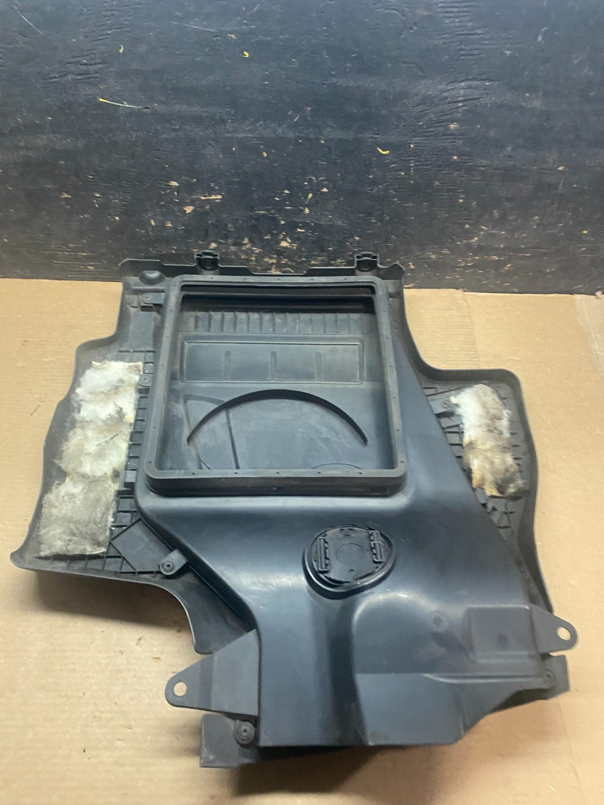 2010 2011 2012 Mazda CX7 CX-7 2.3L Engine Shield Top Cover V7037 DG5