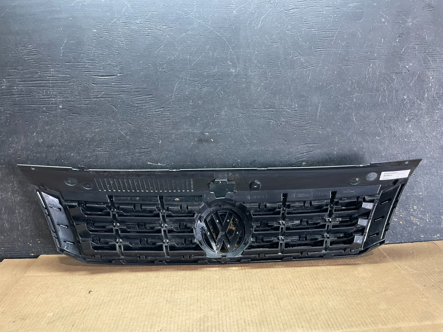 2016 to 2018 Volkswagen Passat Front Upper Grill Grille Oem AA9063 DG6