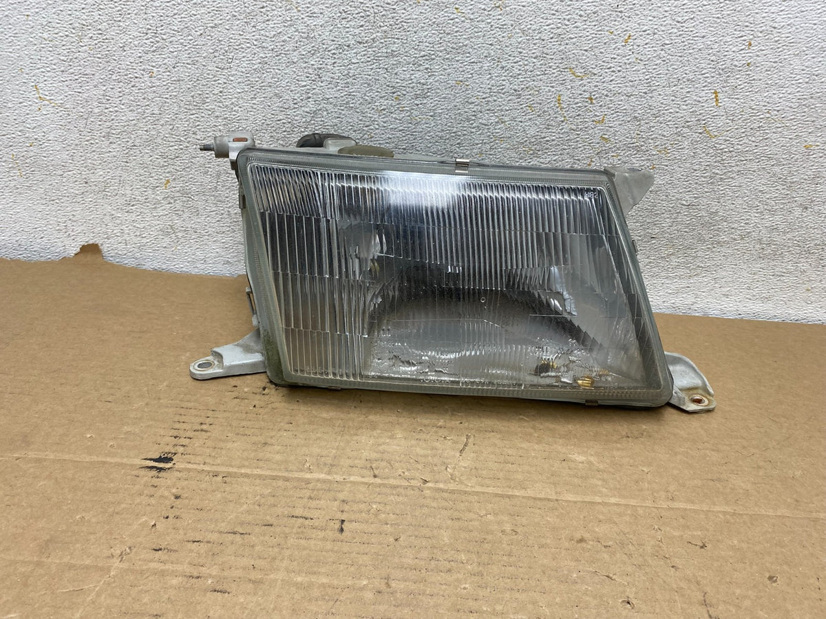 1995 to 1997 Lexus LS400 Right Passenger RH Side Headlight ah7927 DG0