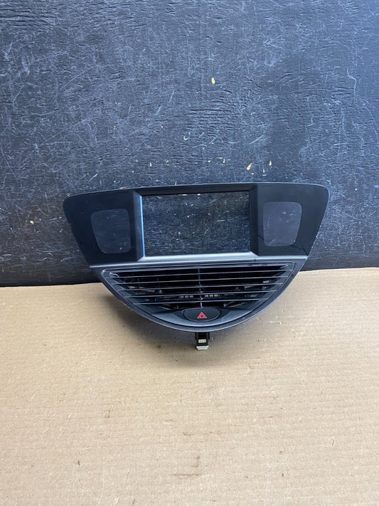 2006 to 2014 Subaru Tribeca Dashboard Center Dash Air Vent AH1380 DG0