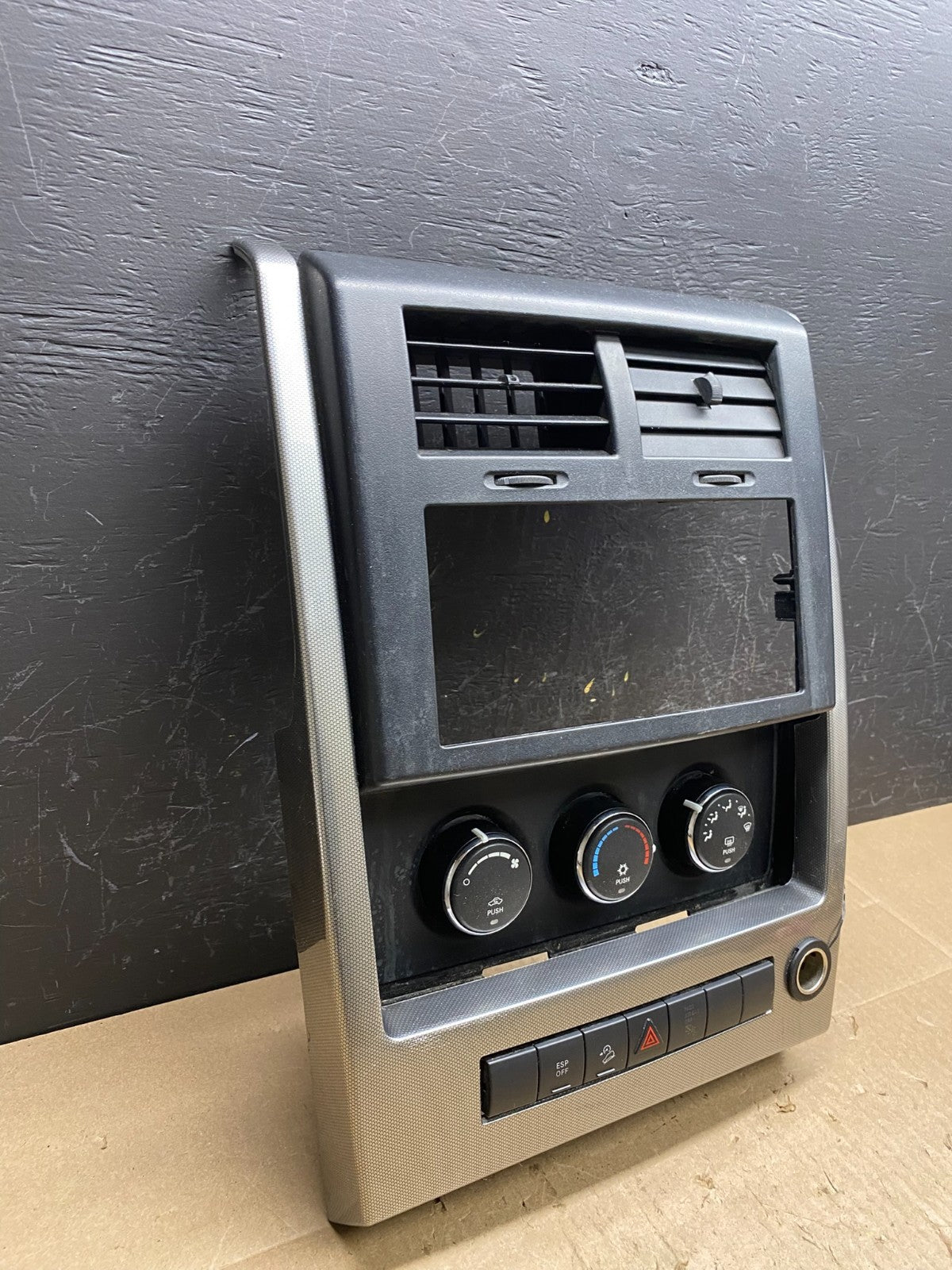 2008 to 2012 Jeep Liberty Dash Climate Temperature Control Radio Bezel AC6604 DG2