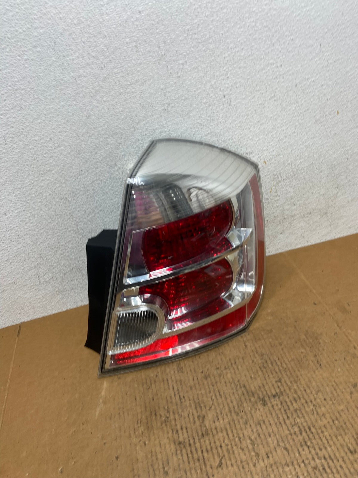 2007 to 2012 Nissan Sentra Right Passenger Rh Side Tail Light AE0648 LK2
