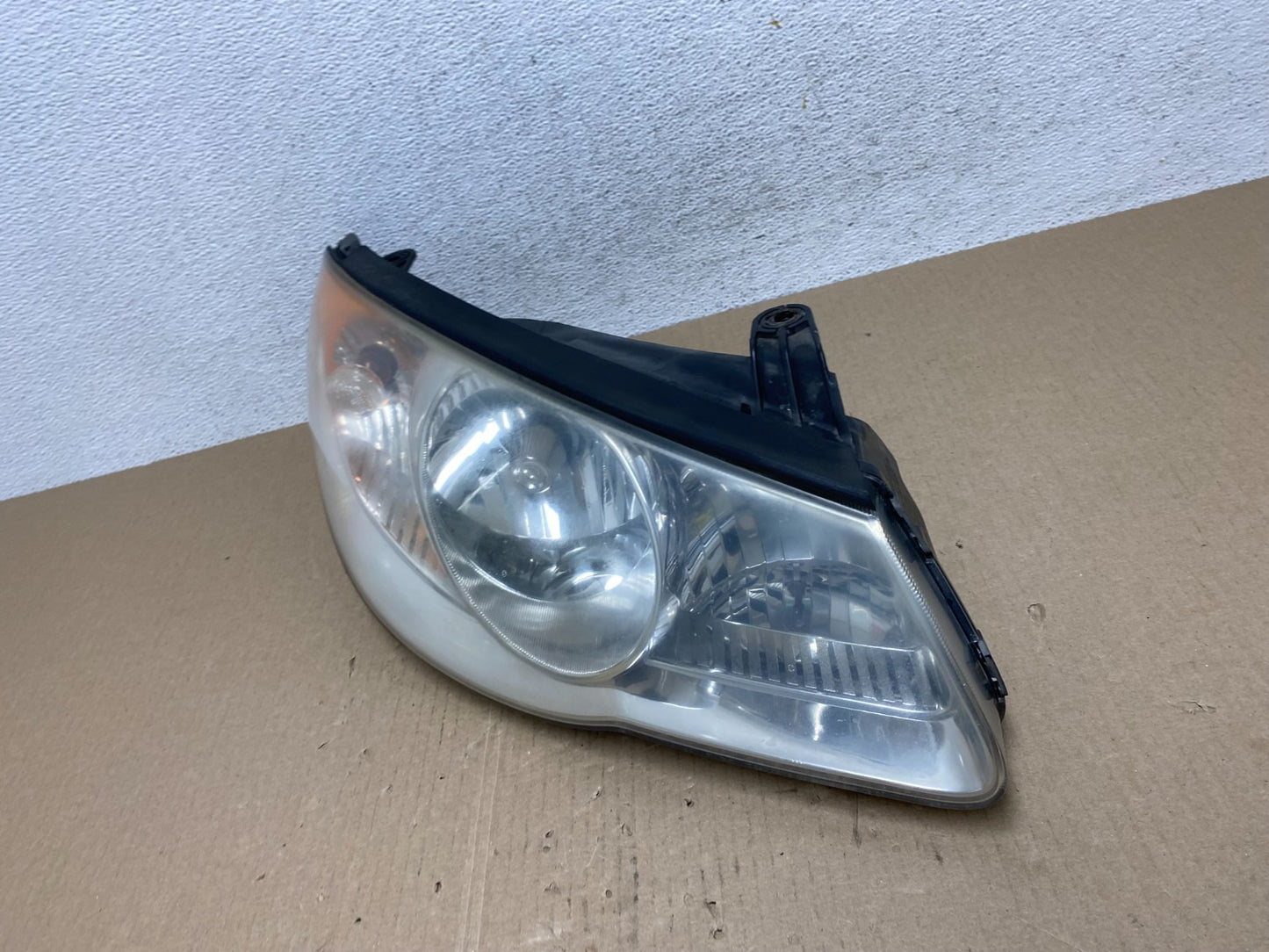 2007 2008 2009 2010 Hyundai Elantra Right Passenger Side Headlight AE7011 DW1