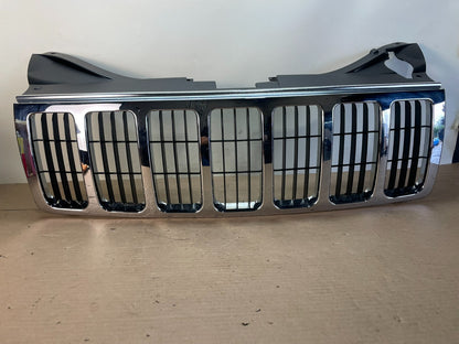 2005 to 2007 Jeep Grand Cherokee Front Upper Grill Grille Aftermarket AF8513 DG0