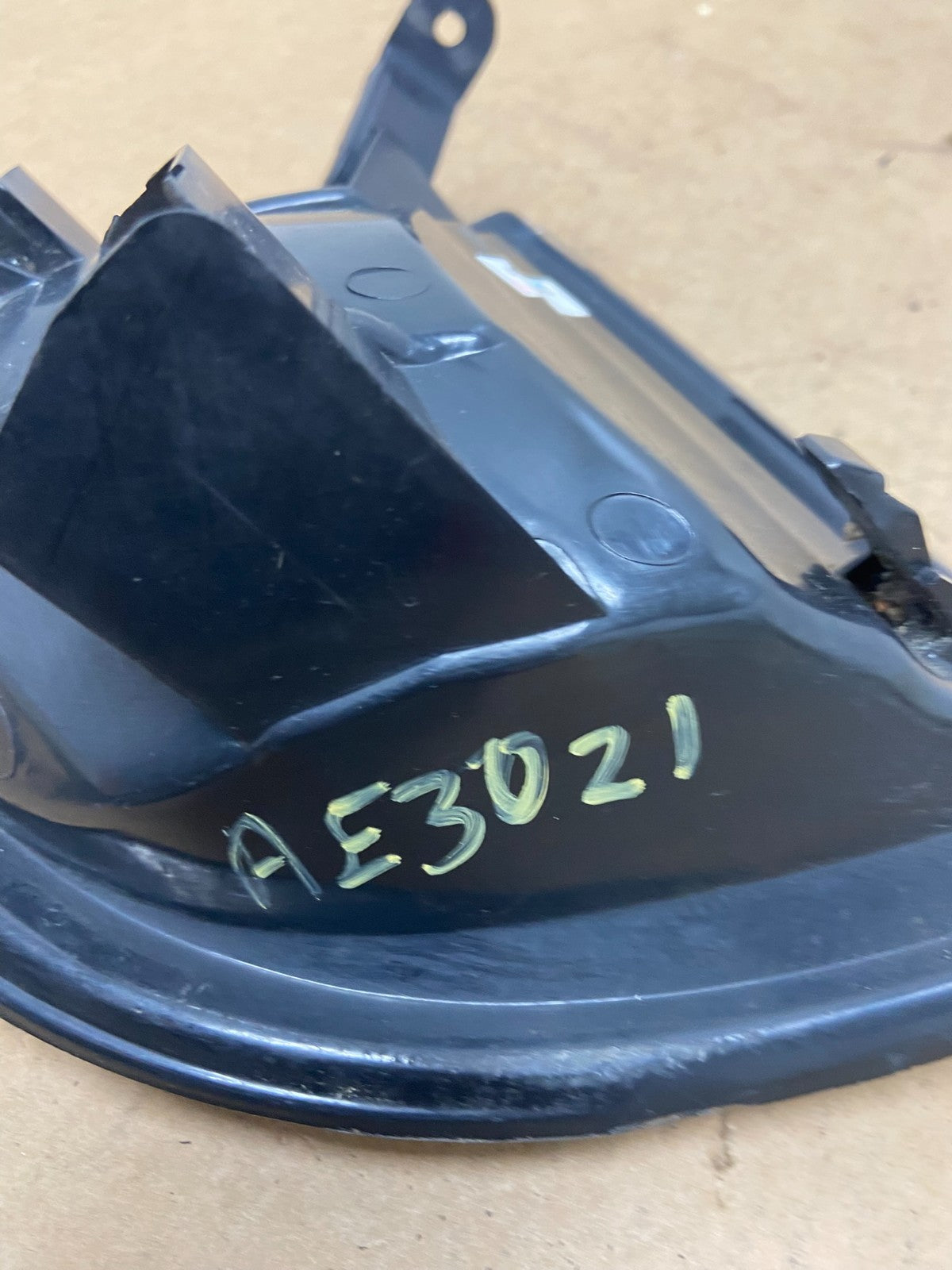 2005 to 2006 Toyota Tundra Left Driver LH Side Turn Signal Light AE3021 DG7
