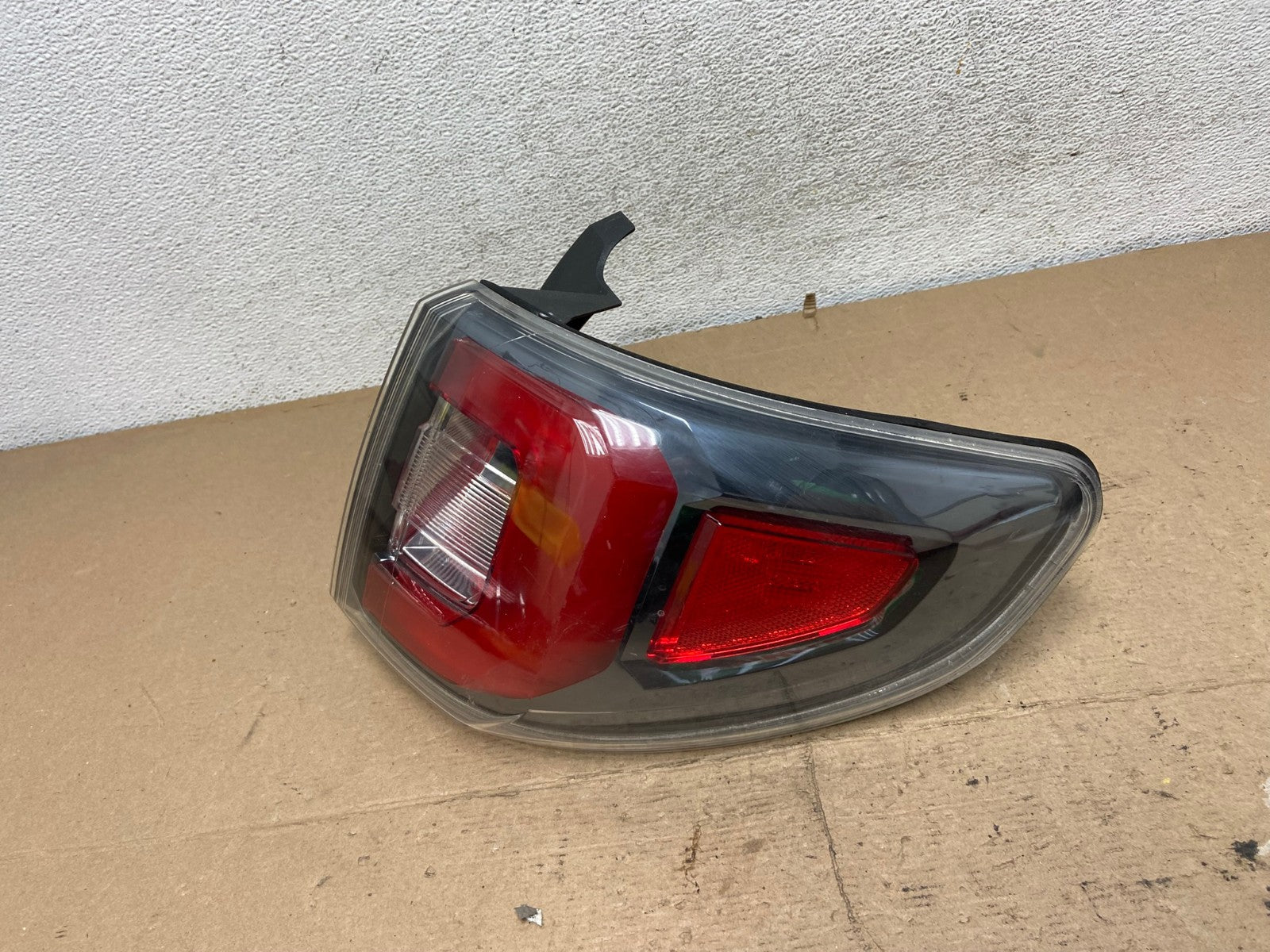 2013 to 2016 GMC Acadia Right Passenger RH Side Tail Light AF5109 LK1