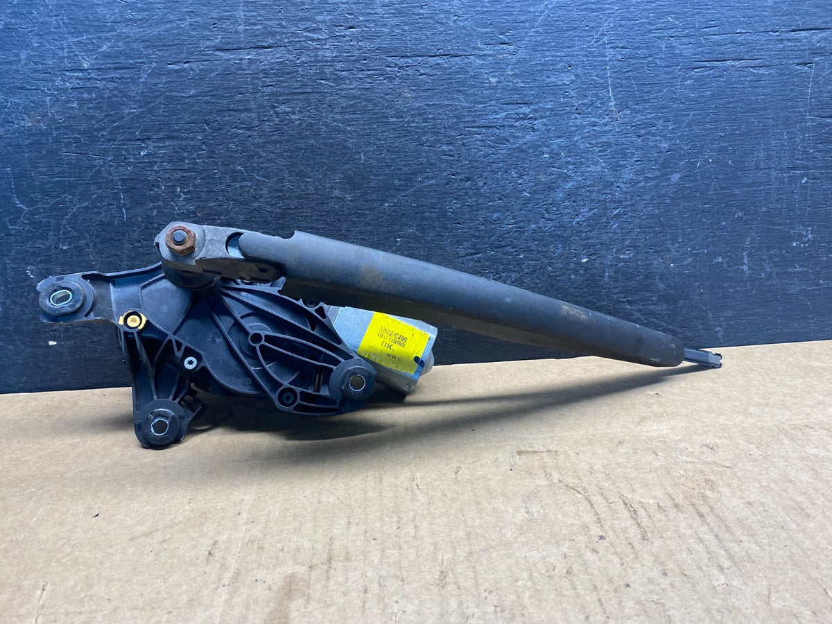 2011 to 2019 Ford Explorer Rear Windshield Wiper Motor AG9625 DG0