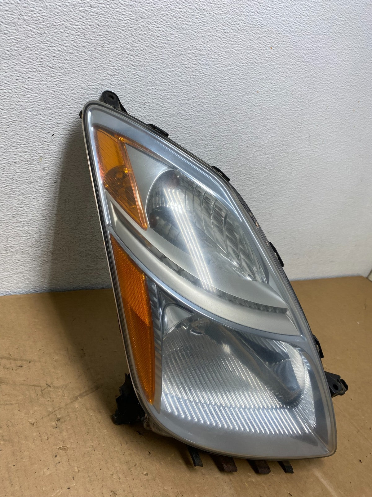 2006-2009 Toyota Prius Right Passenger Rh Side Headlight Halogen AC8605 DW2