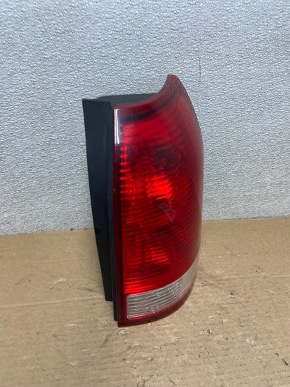 2004 to 2007 Saturn Vue Right Passenger Rh Side Tail Light Oem AB4521 LK2