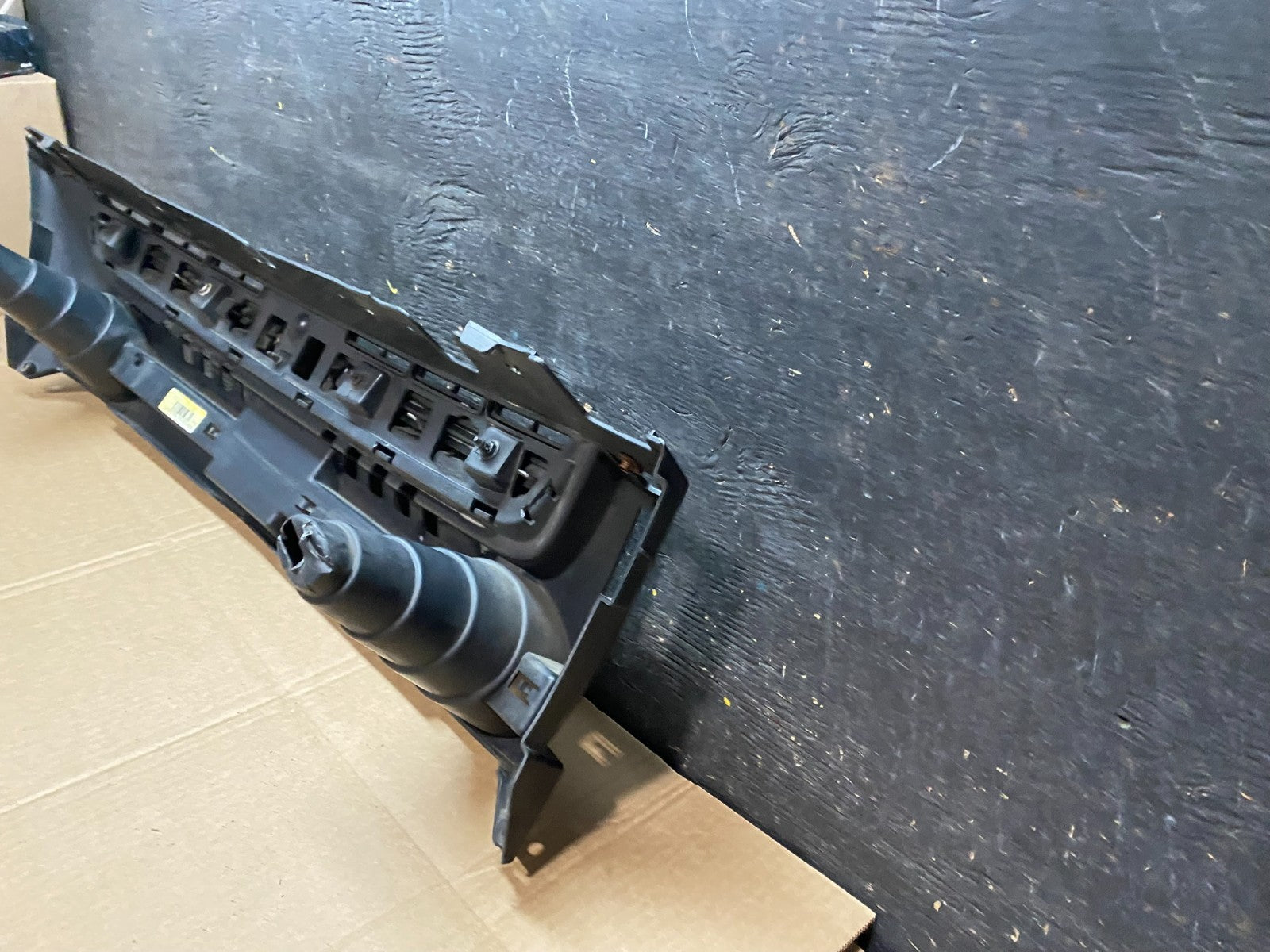 2013 to 2016 Ford Escape Front Upper Grill Grille Mount Panel Oem X9505 DG6