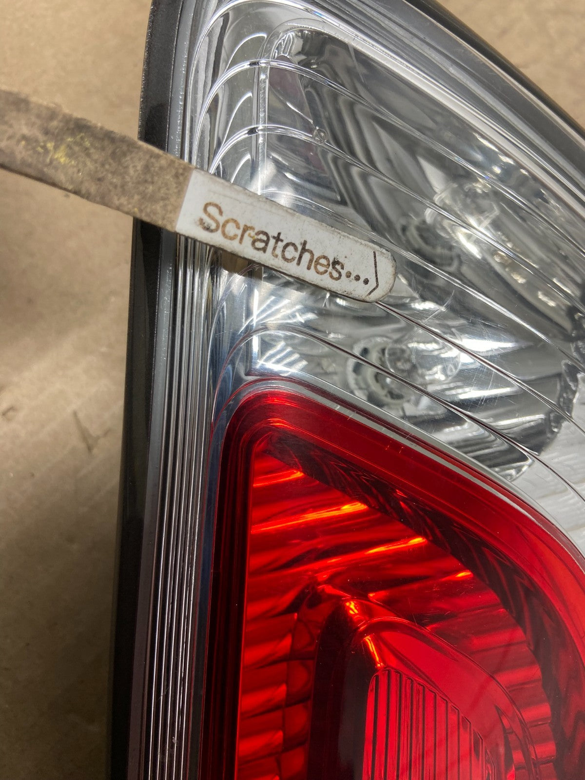 2013 to 2016 Nissan Pathfinder Left Driver Inner Tail light AG5918 DW3