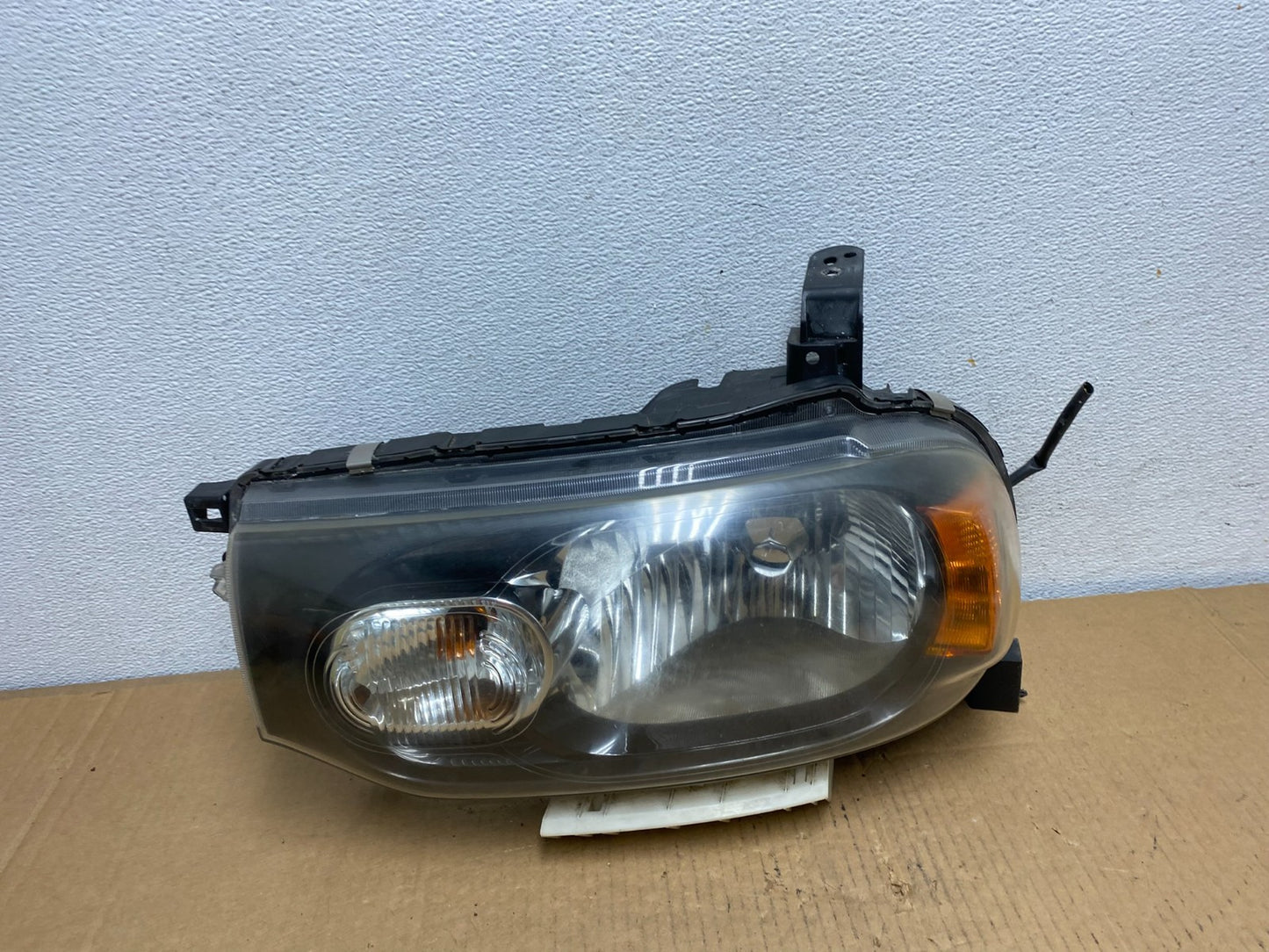 2009-2011 Nissan Cube Left Driver LH Side Headlight Halogen AD0821 DW0