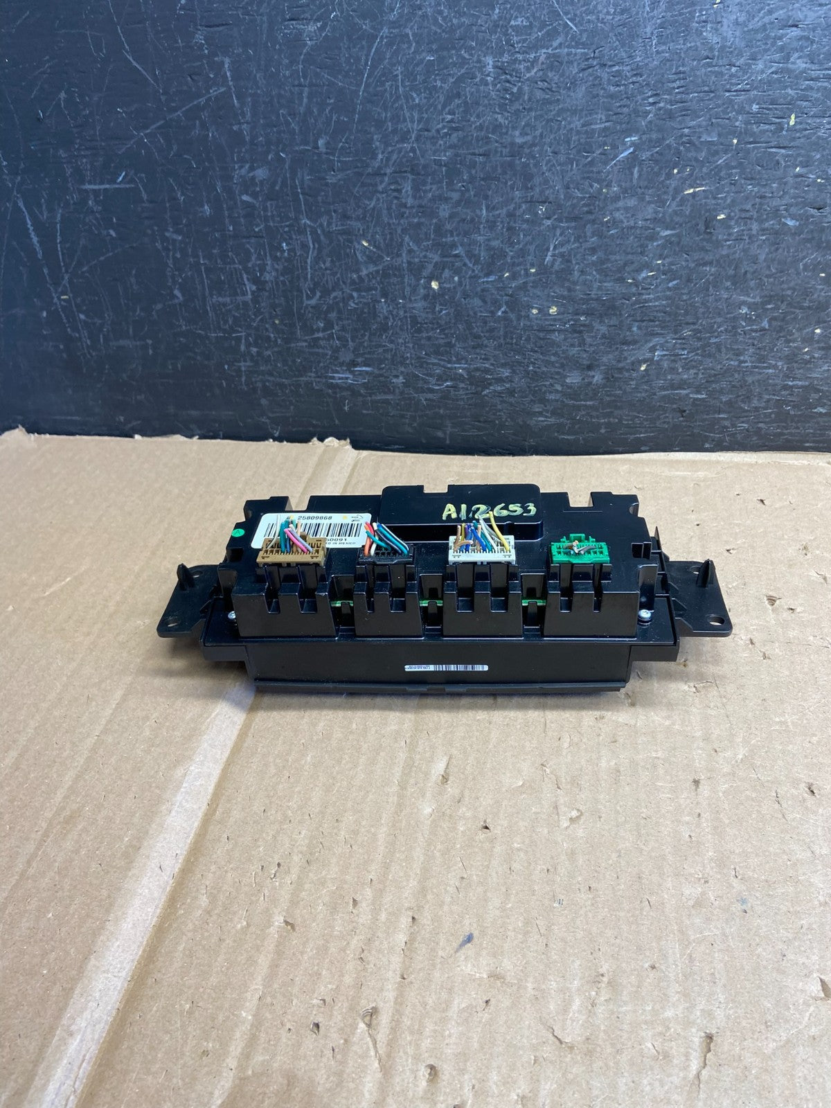 2007 to 2011 Cadillac Escalade AC Heater Climate Control Panel AI2653 DG3