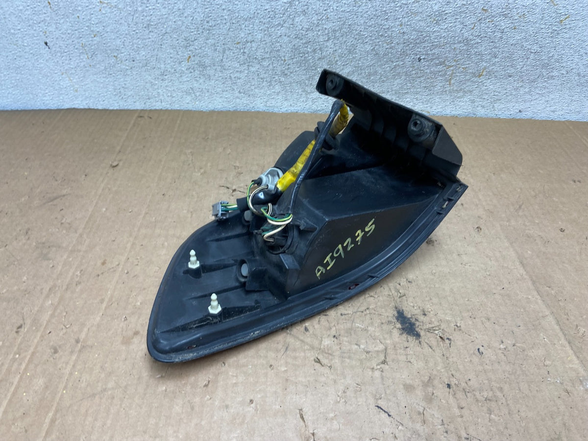 1998 1999 2000 Toyota Sienna Right Passenger Tail light AI9275 LK4