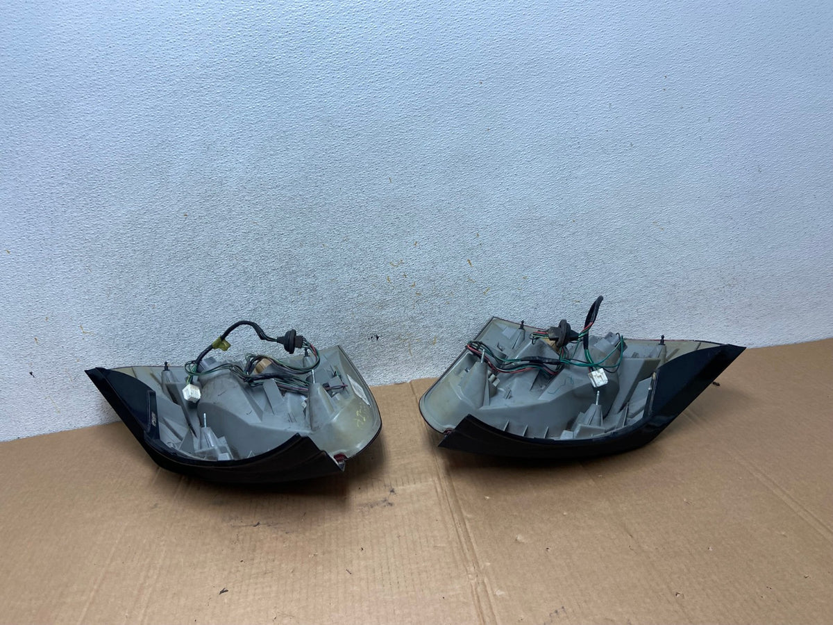 2004 to 2008 Nissan Maxima Left+Right Set Black Tail Lights AI3778 LK6