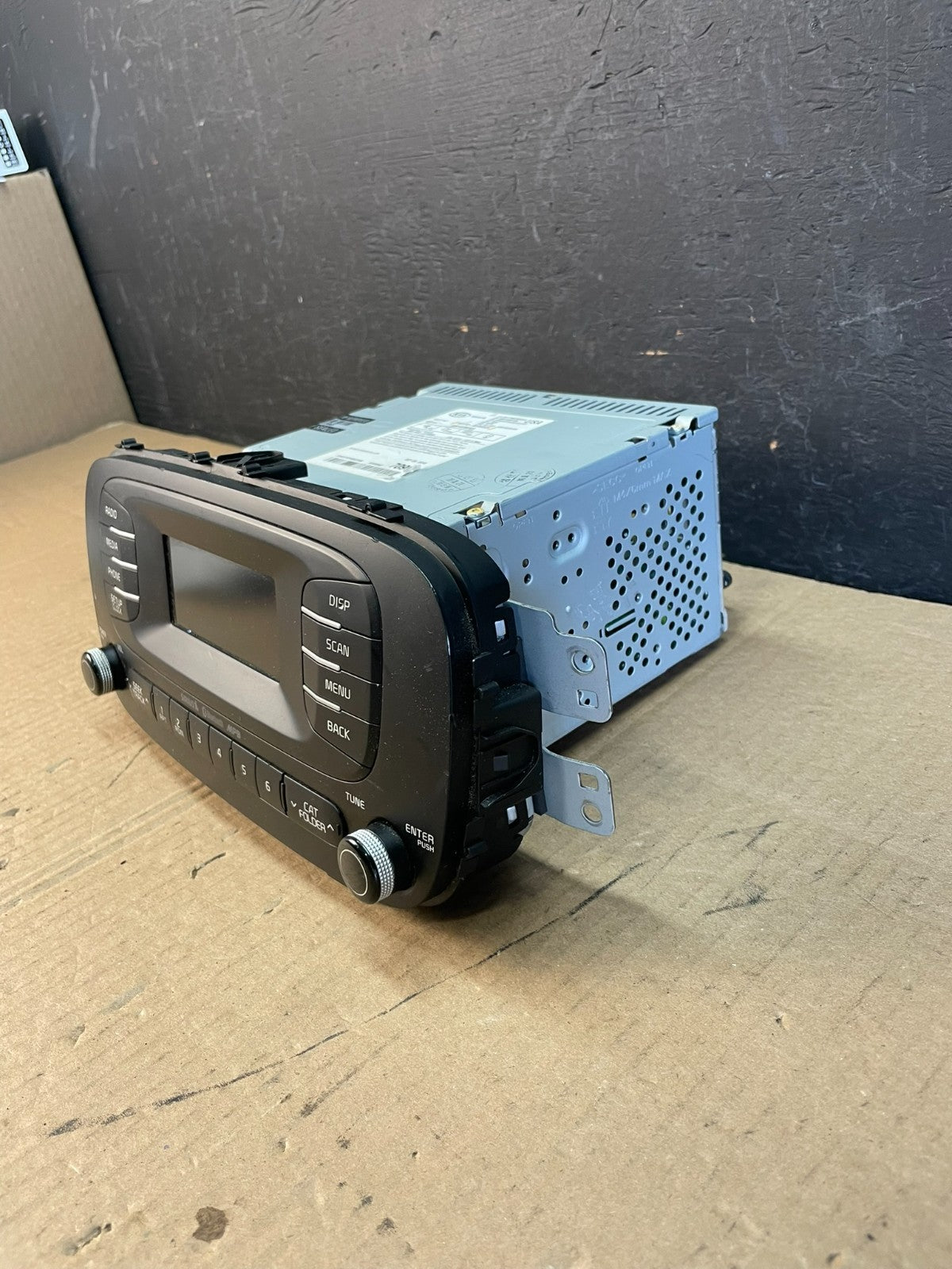 2017 to 2019 Kia Soul 96170-b2490ca AM/FM MP3 Playback Satellite Radio AE7700 DW2