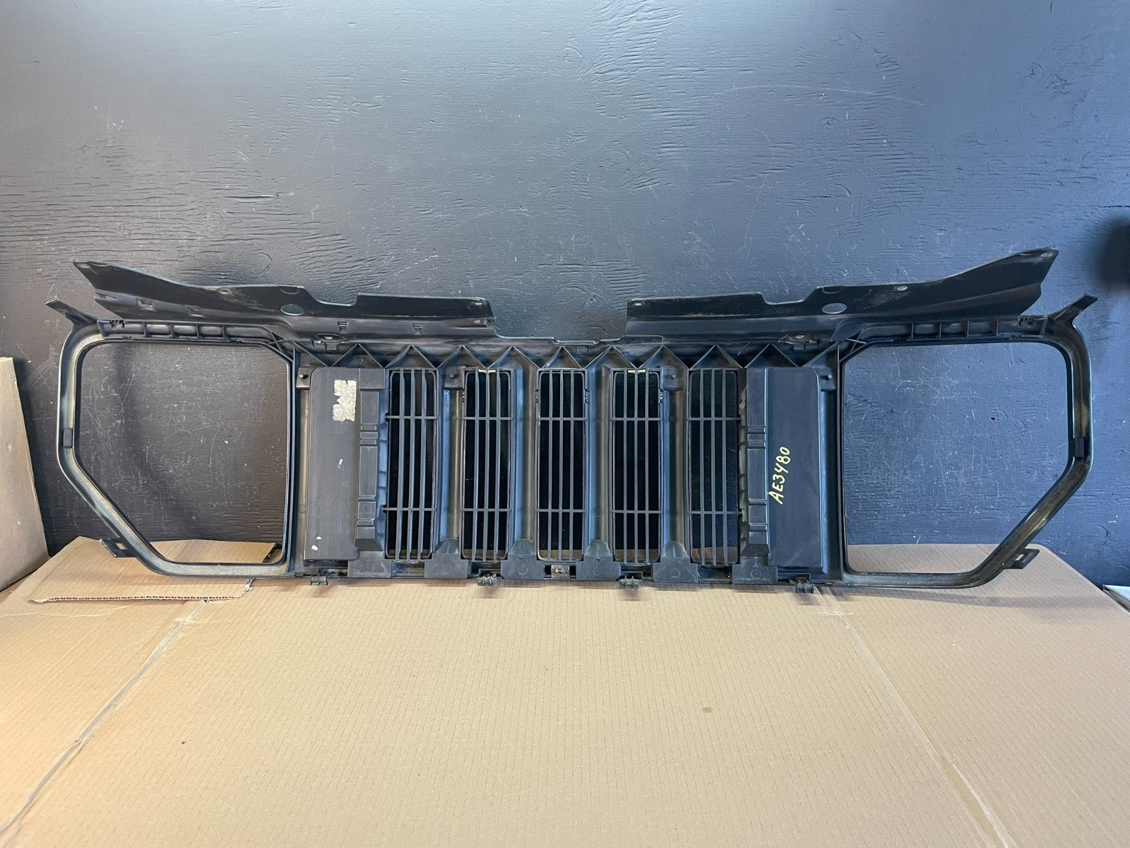 2008 2009 2010 2011 2012 Jeep Liberty Front Upper Grill Grille AE3480 DG5