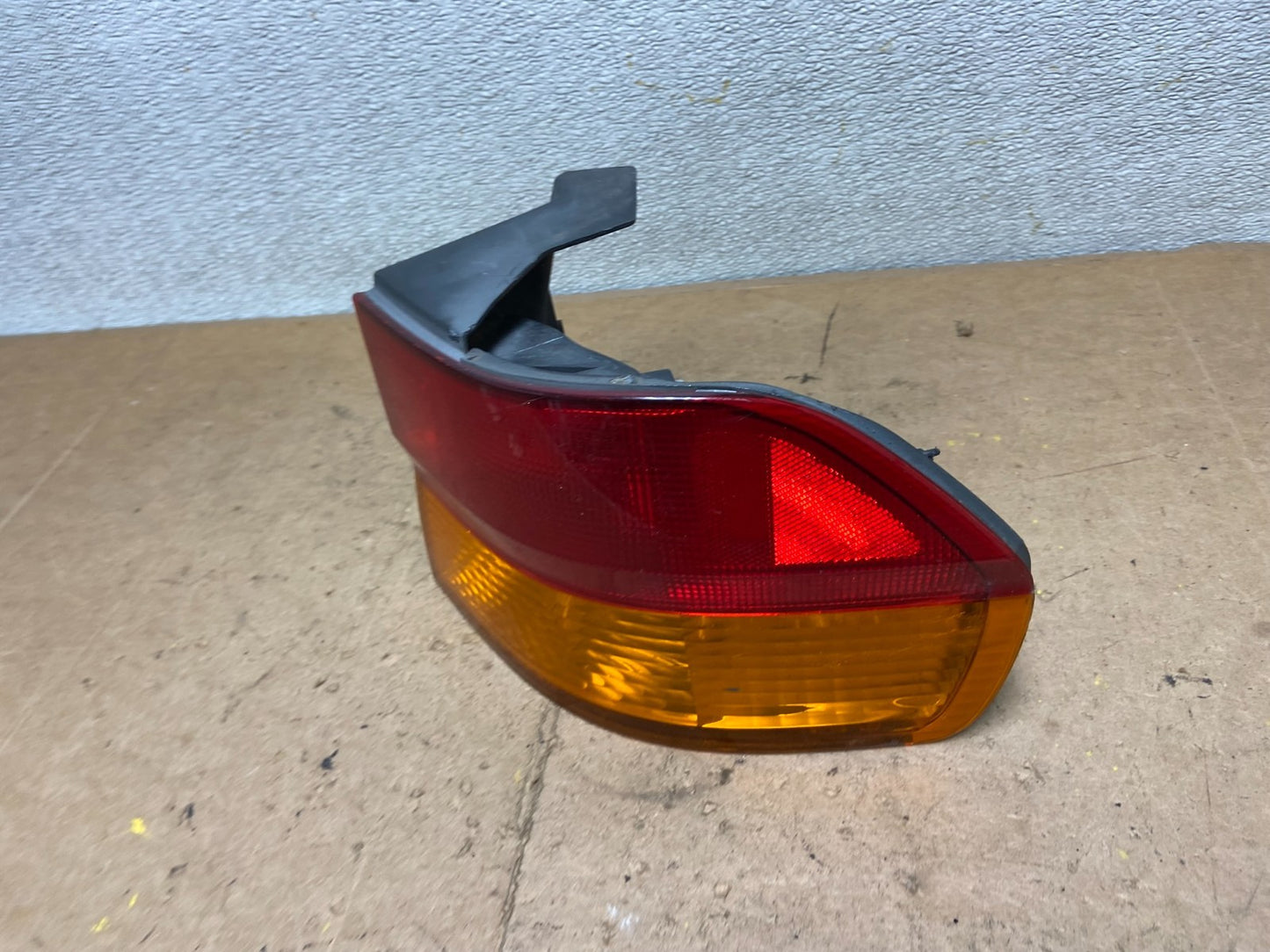 2002 2003 2004 Honda Odyssey Right Passenger Side Tail Light Oem X8932 DW1