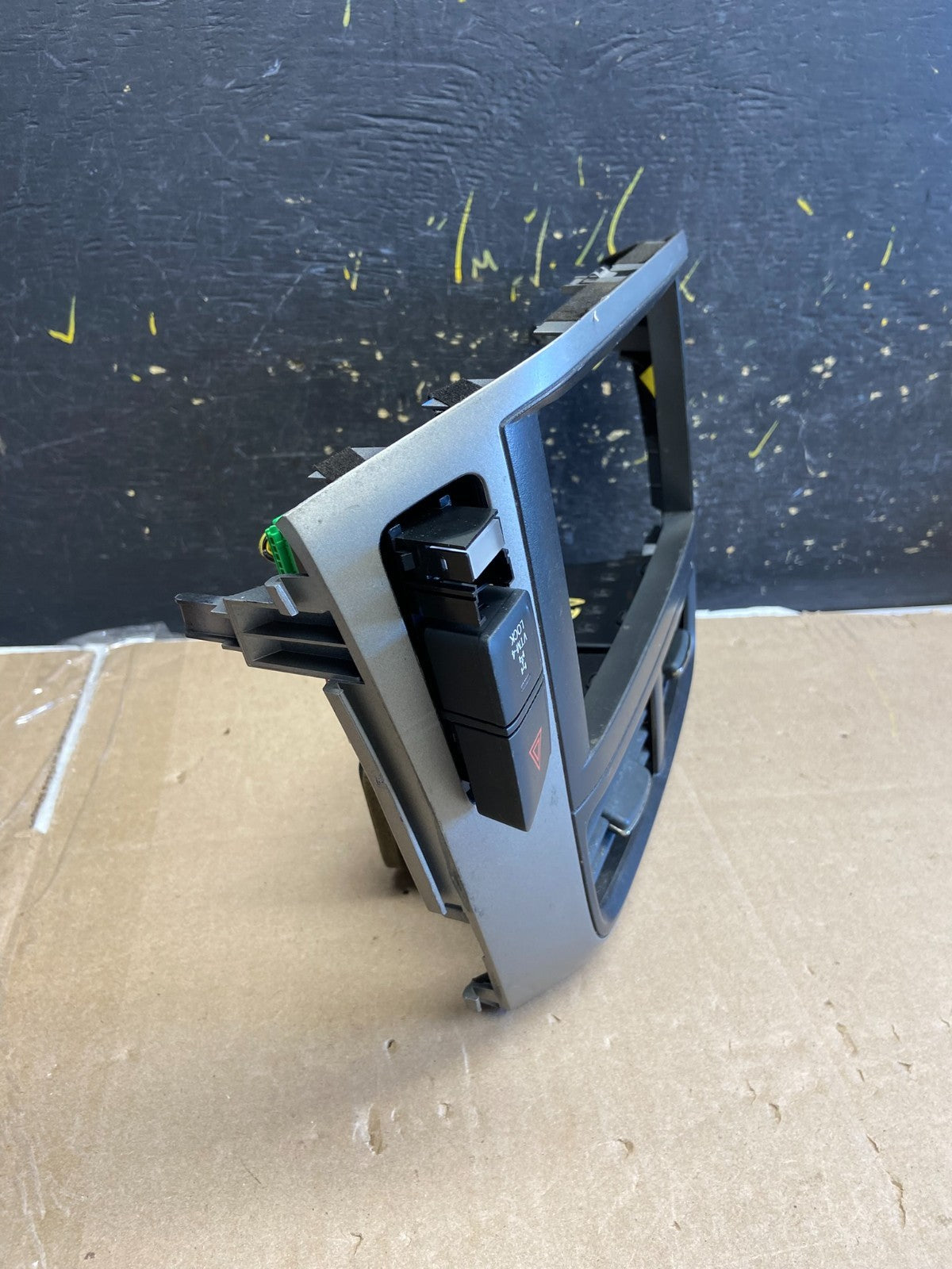 2006-2008 Honda Pilot Center Dash Radio Screen Display Trim Bezel AB19011