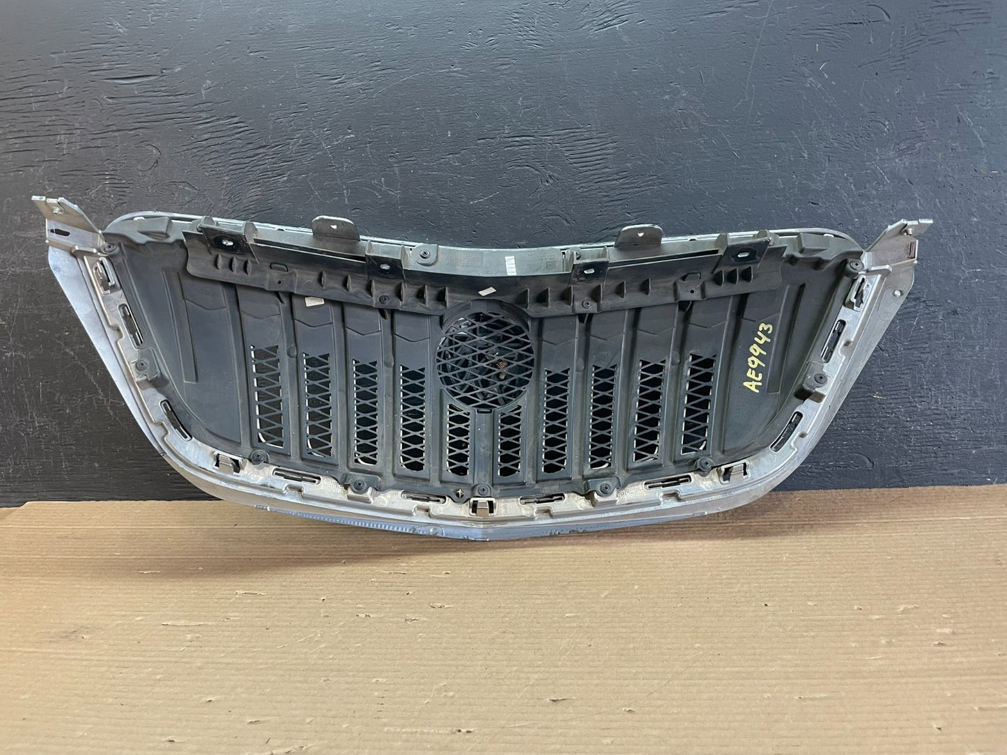 2013 to 2016 Buick Encore Front Upper Grill Grille ae9943 DG4