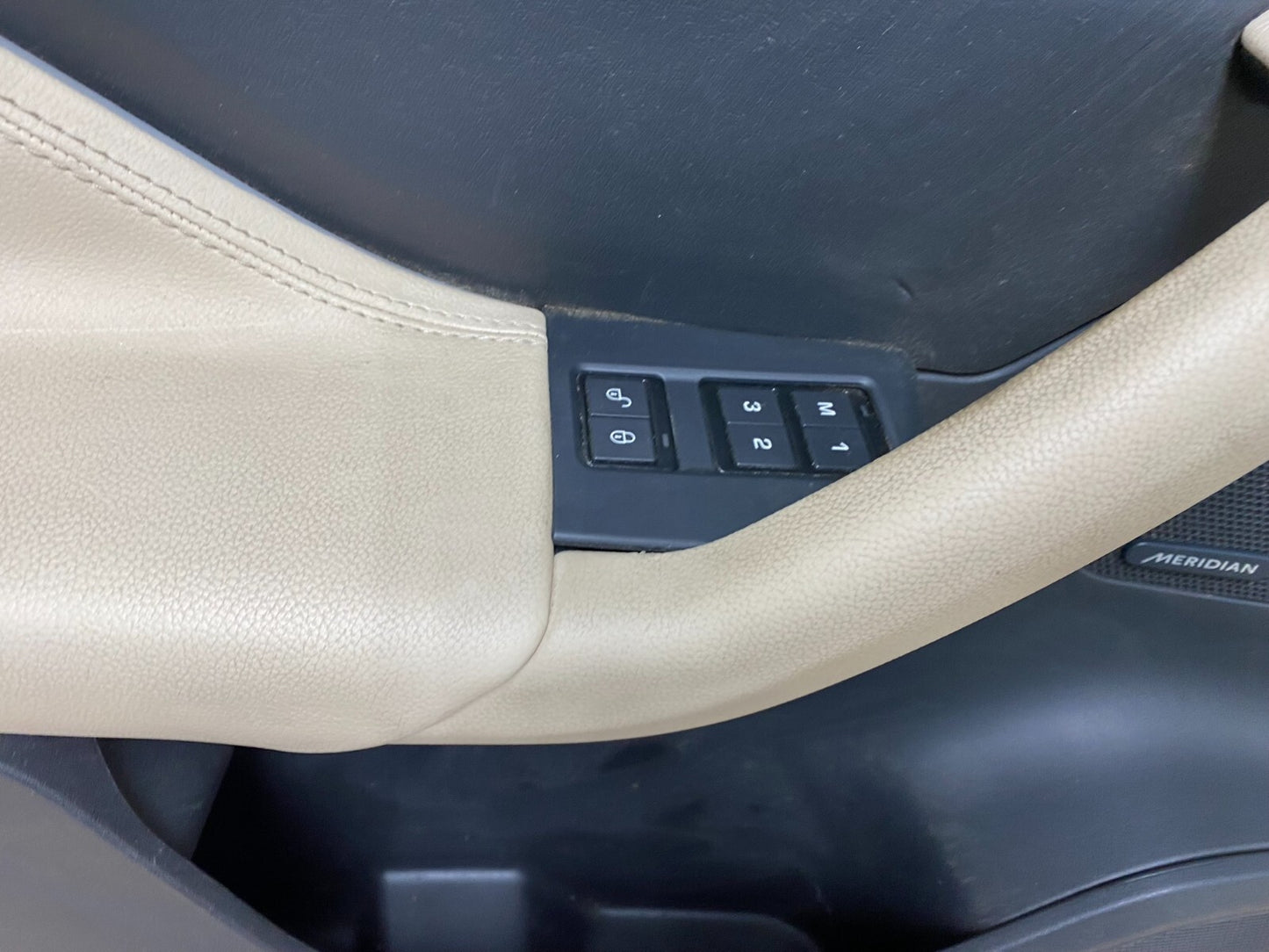 2017 to 2020 Jaguar F-Pace OEM Front Left Driver Interior Door Panel E9060 DG13