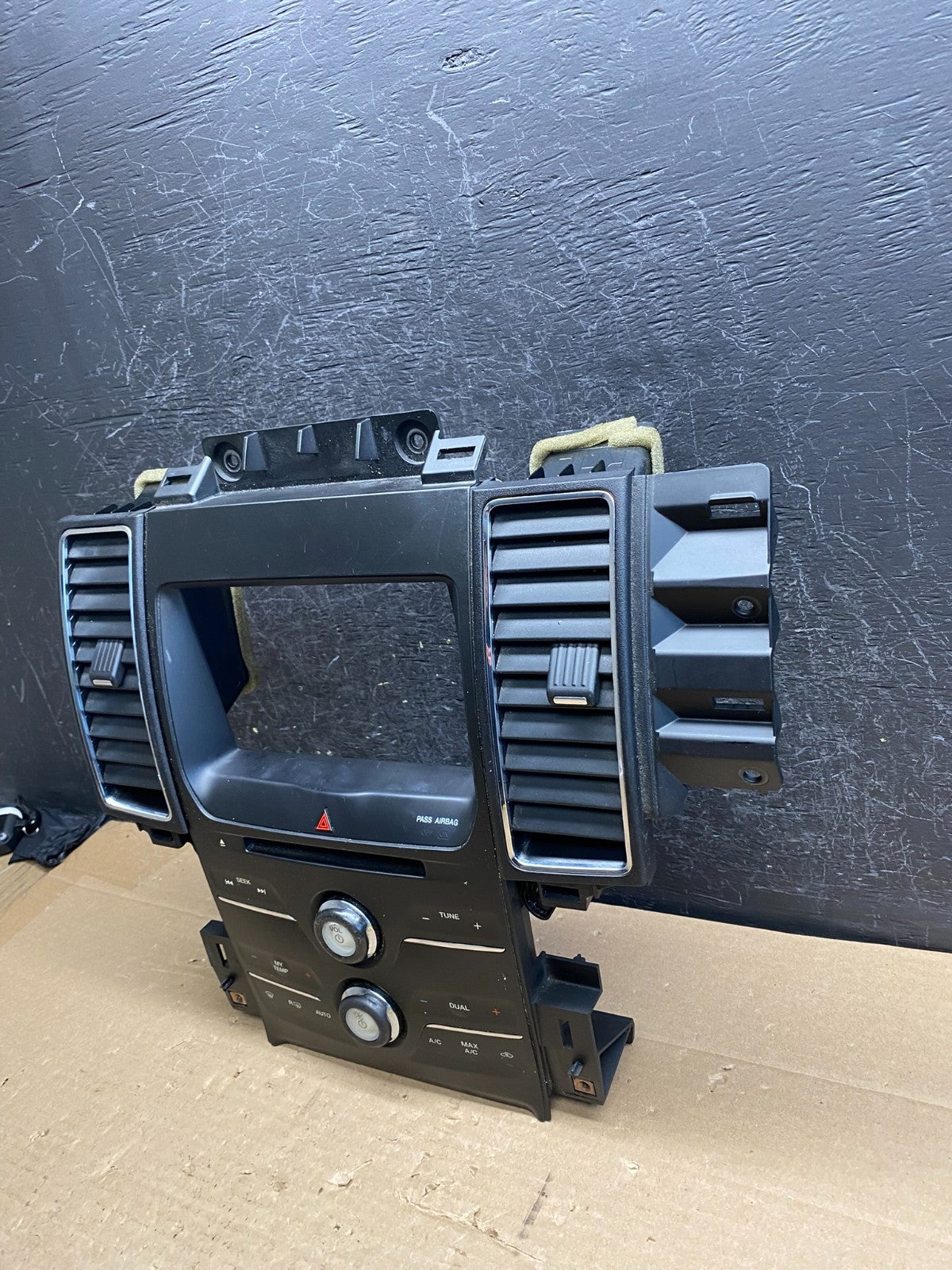 2013-2019 Ford Taurus Front Center Console Climate Radio Control Panel AG6421 DG2
