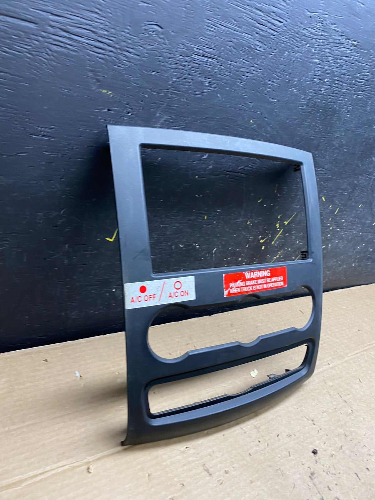2007-2018 Mercedes Dodge Sprinter Center Console Radio Instrument Panel W9437 DG2