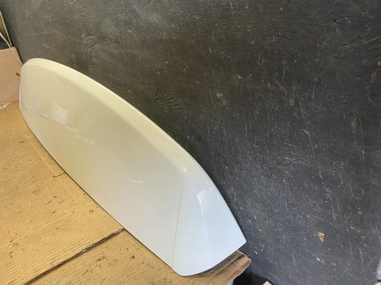 2009 to 2014 Volkswagen Routan Rear Spoiler T6809 DG1