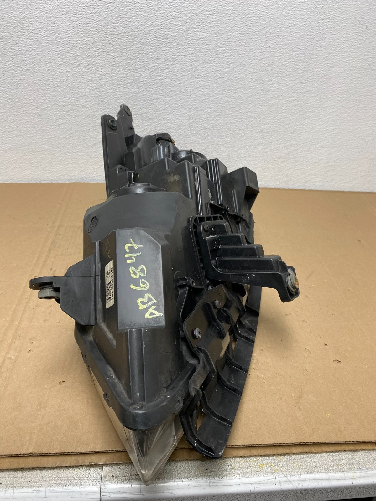 2013-2017 Chevrolet Traverse Right Passenger Side Halogen Headlight AB6847 DW9